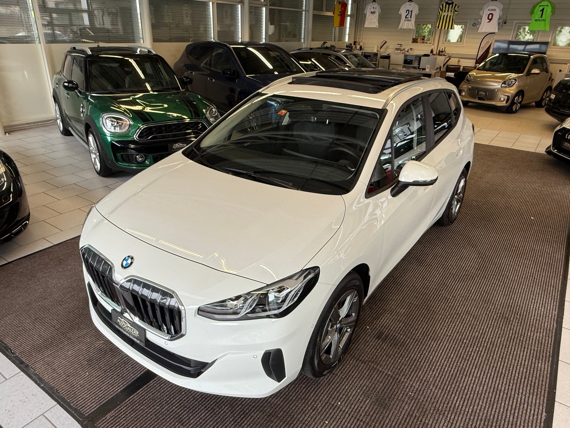 BMW 223d Active Tourer xDrive DKG | CH Swiss | Panorama | Head Up | AHK | Driving Assist PLUS | Innovation | Travel |-image-24
