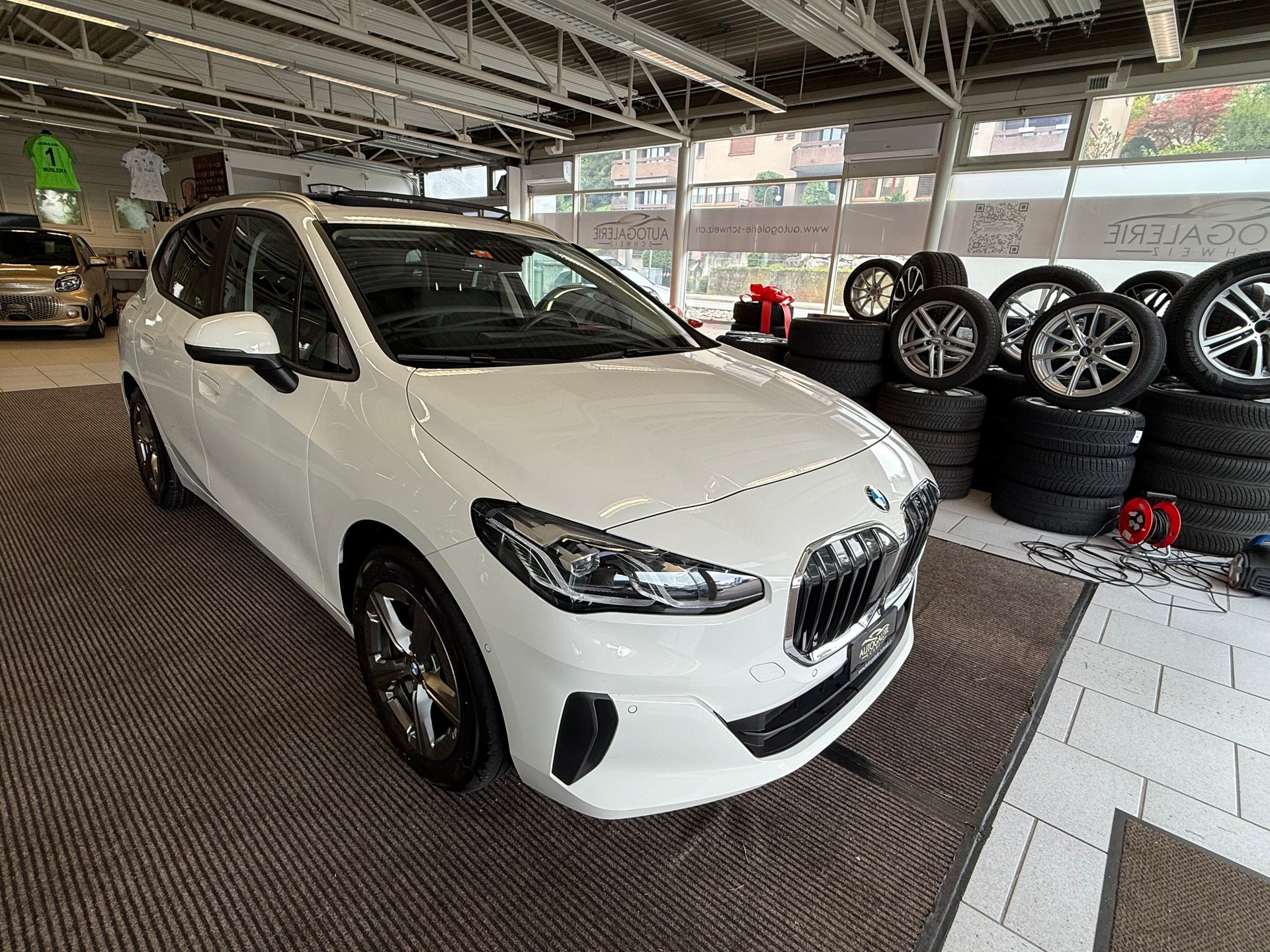 BMW 223d Active Tourer xDrive DKG | CH Swiss | Panorama | Head Up | AHK | Driving Assist PLUS | Innovation | Travel |-image-21