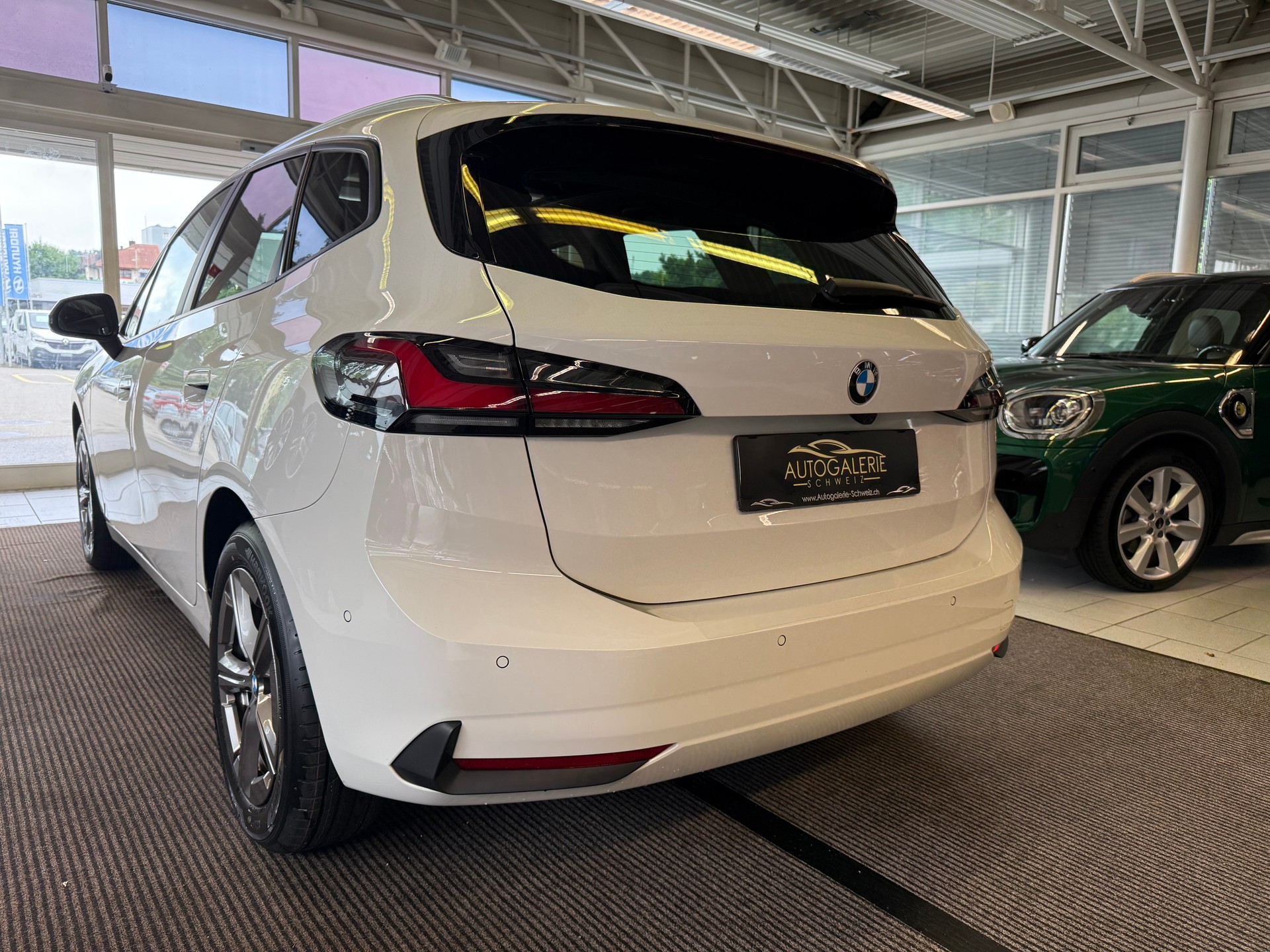 BMW 223d Active Tourer xDrive DKG | CH Swiss | Panorama | Head Up | AHK | Driving Assist PLUS | Innovation | Travel |-image-14