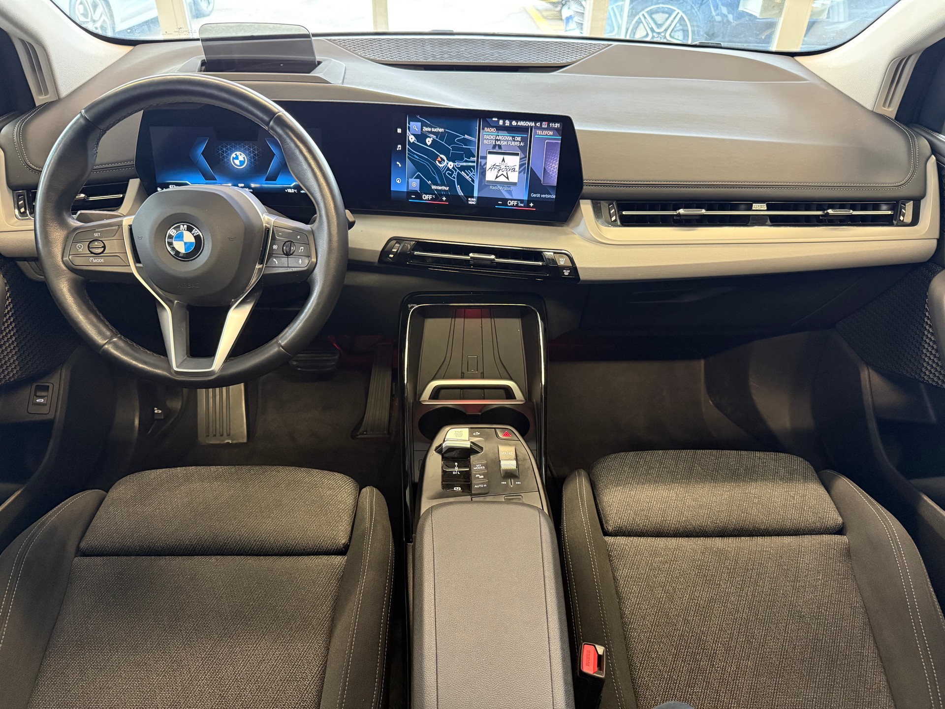 BMW 223d Active Tourer xDrive DKG | CH Swiss | Panorama | Head Up | AHK | Driving Assist PLUS | Innovation | Travel |-image-7
