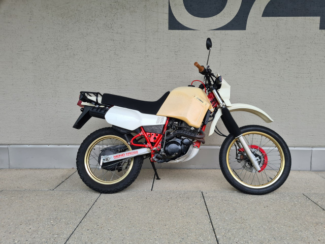 YAMAHA XT 600Z Tenere-image-0