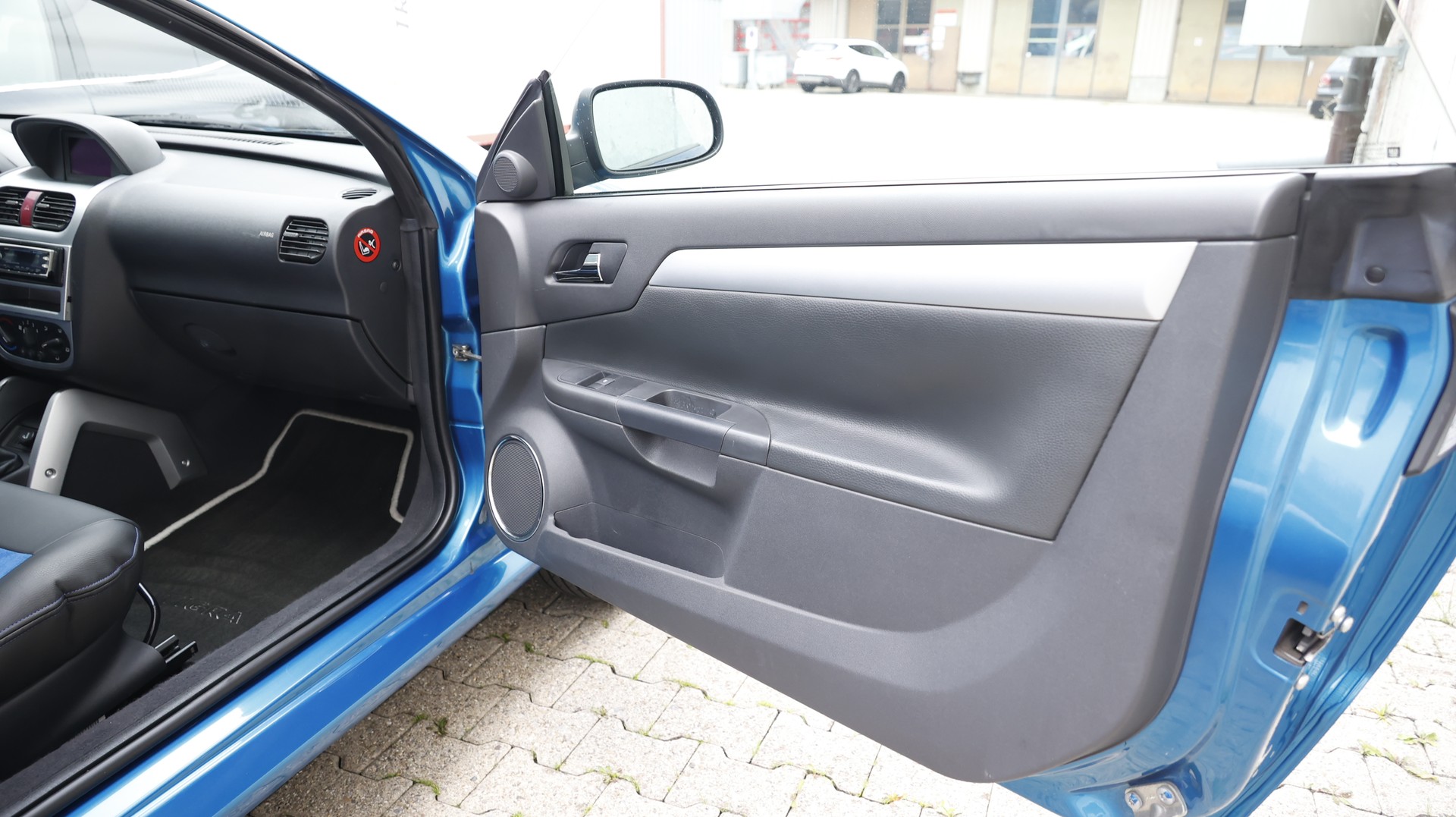 OPEL Tigra 1.8 Sport-image-24