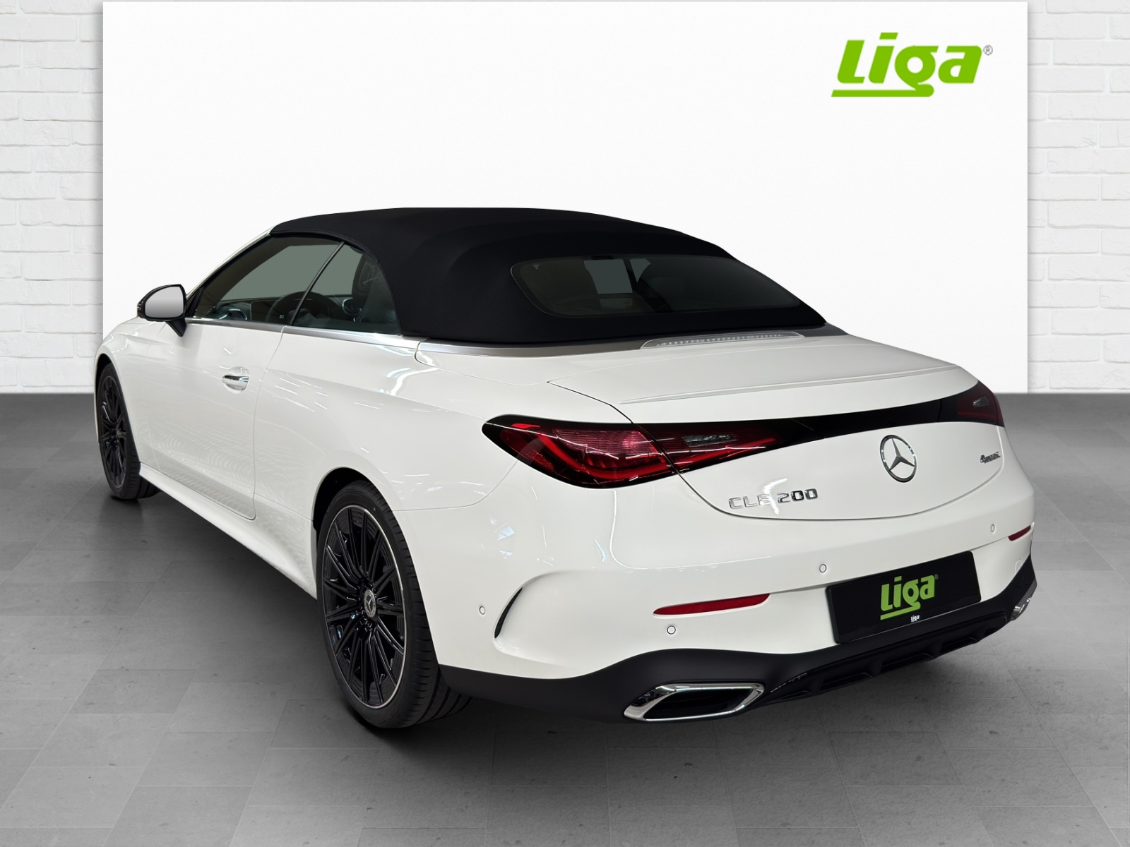 MERCEDES-BENZ CLE 200 AMG Line 4Matic Cabriolet-showroom-element-3