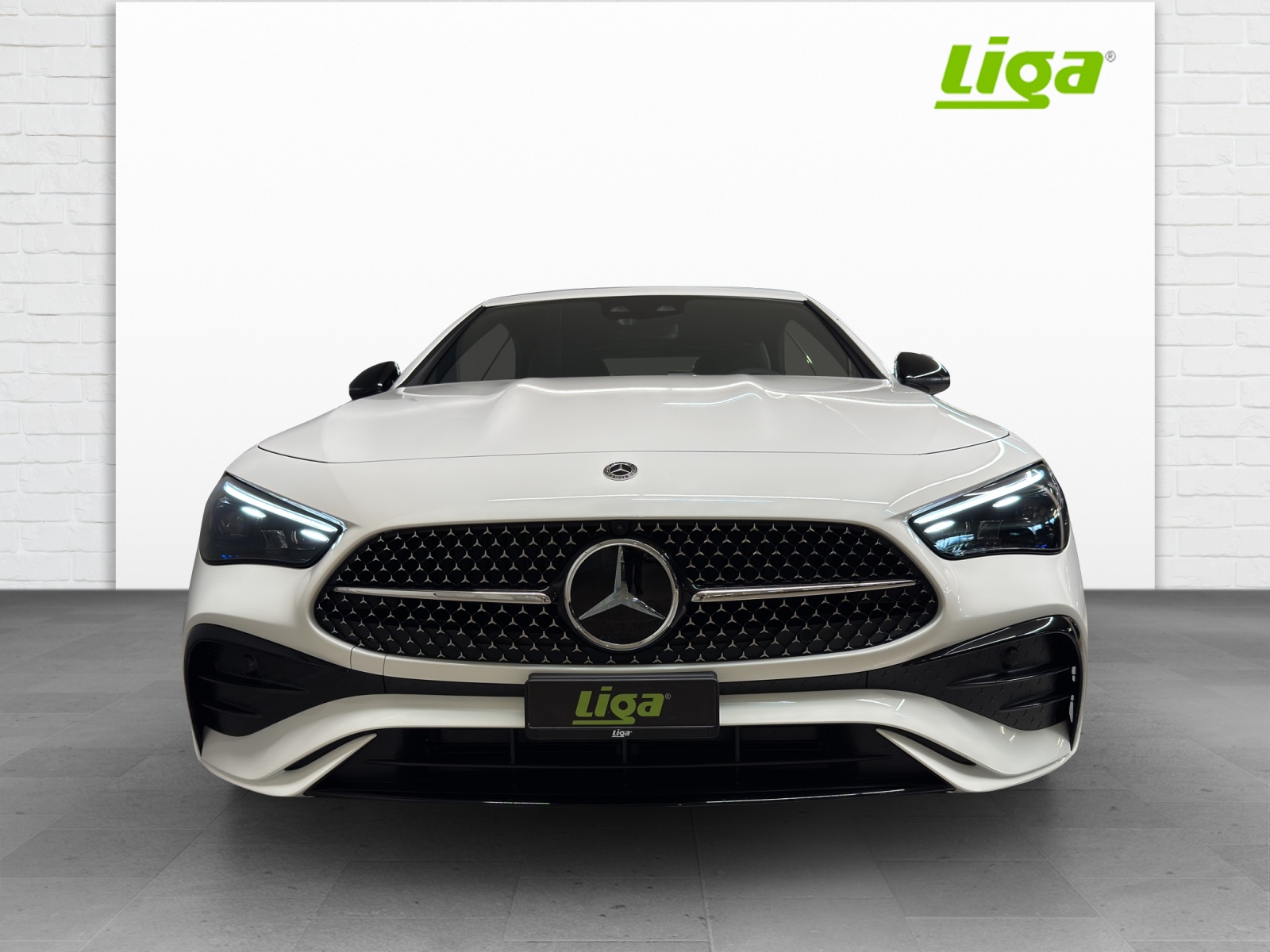 MERCEDES-BENZ CLE 200 AMG Line 4Matic Cabriolet-showroom-element-2