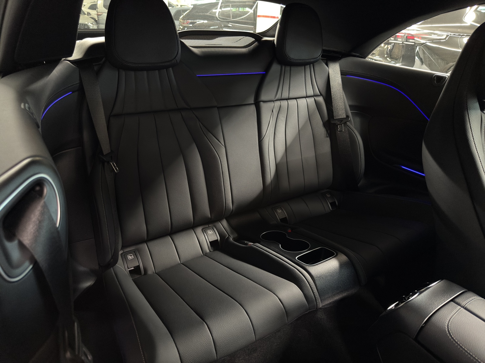 MERCEDES-BENZ CLE 200 AMG Line 4Matic Cabriolet-image-9