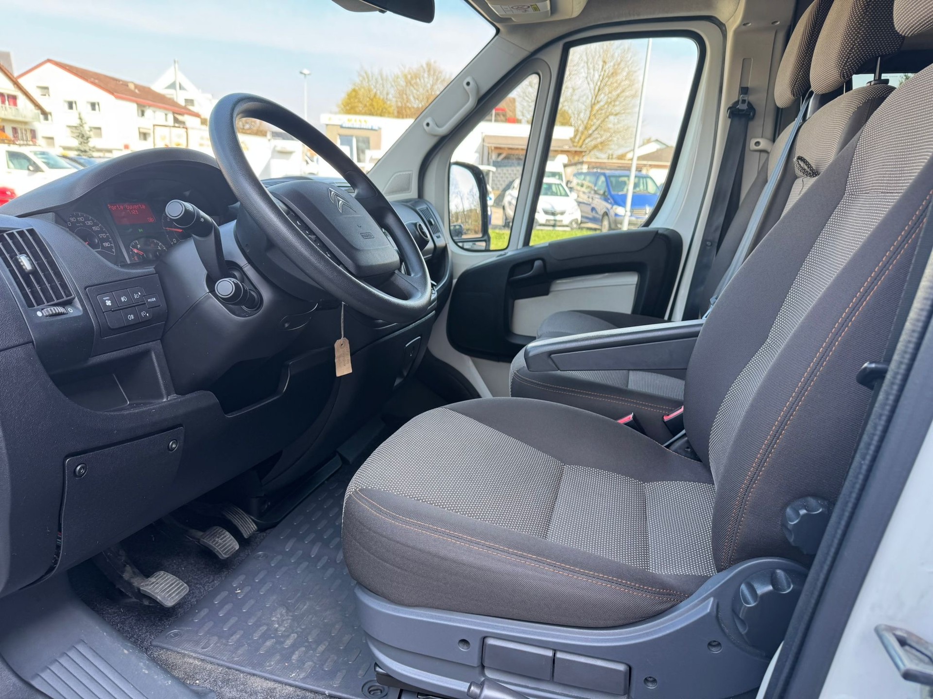 CITROEN Jumper 33 2.2 HDi 130 Attraction L2H2-image-5