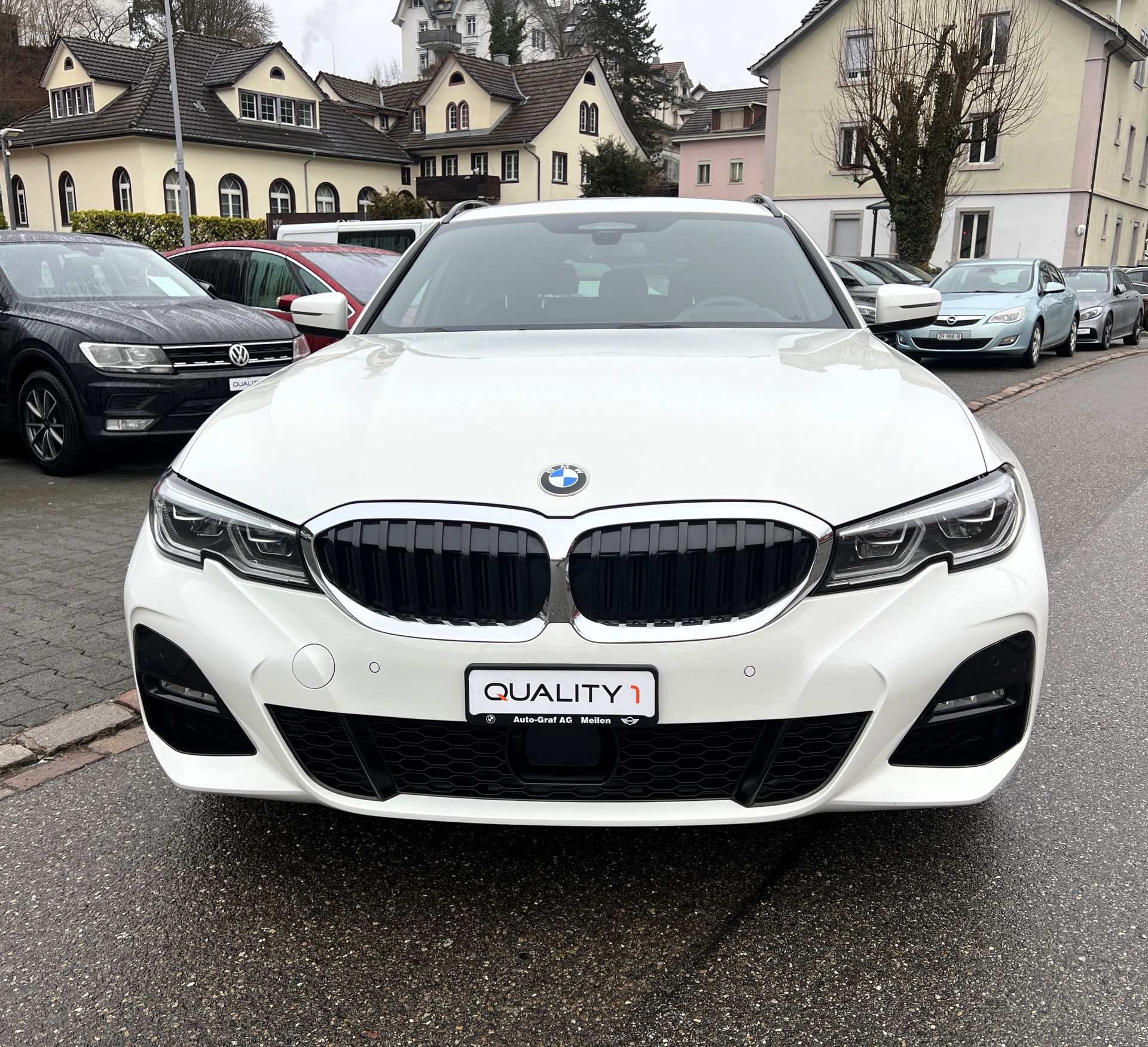 BMW 320e xDrive Touring M Sport Steptronic-image-7