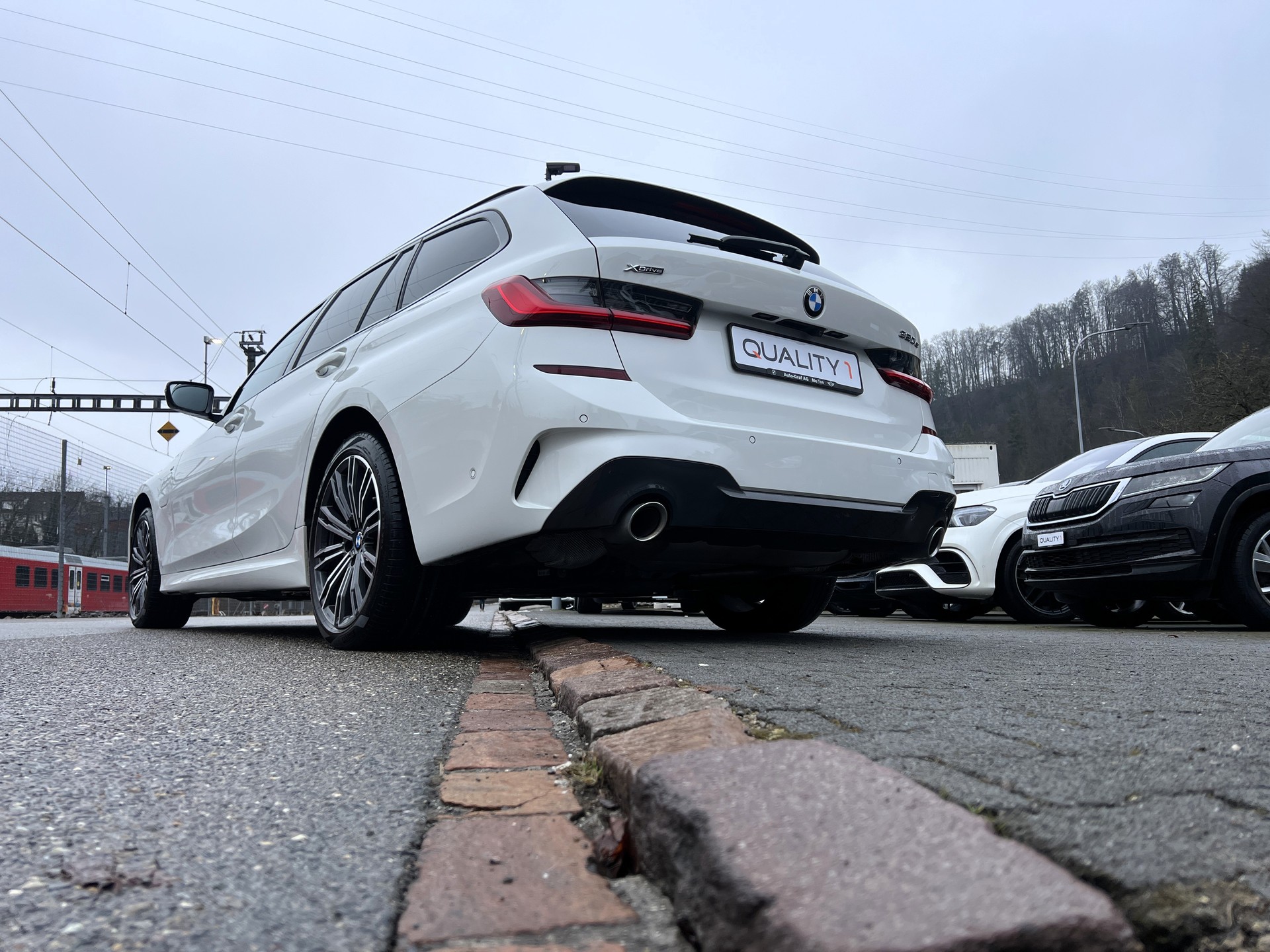 BMW 320e xDrive Touring M Sport Steptronic-image-9
