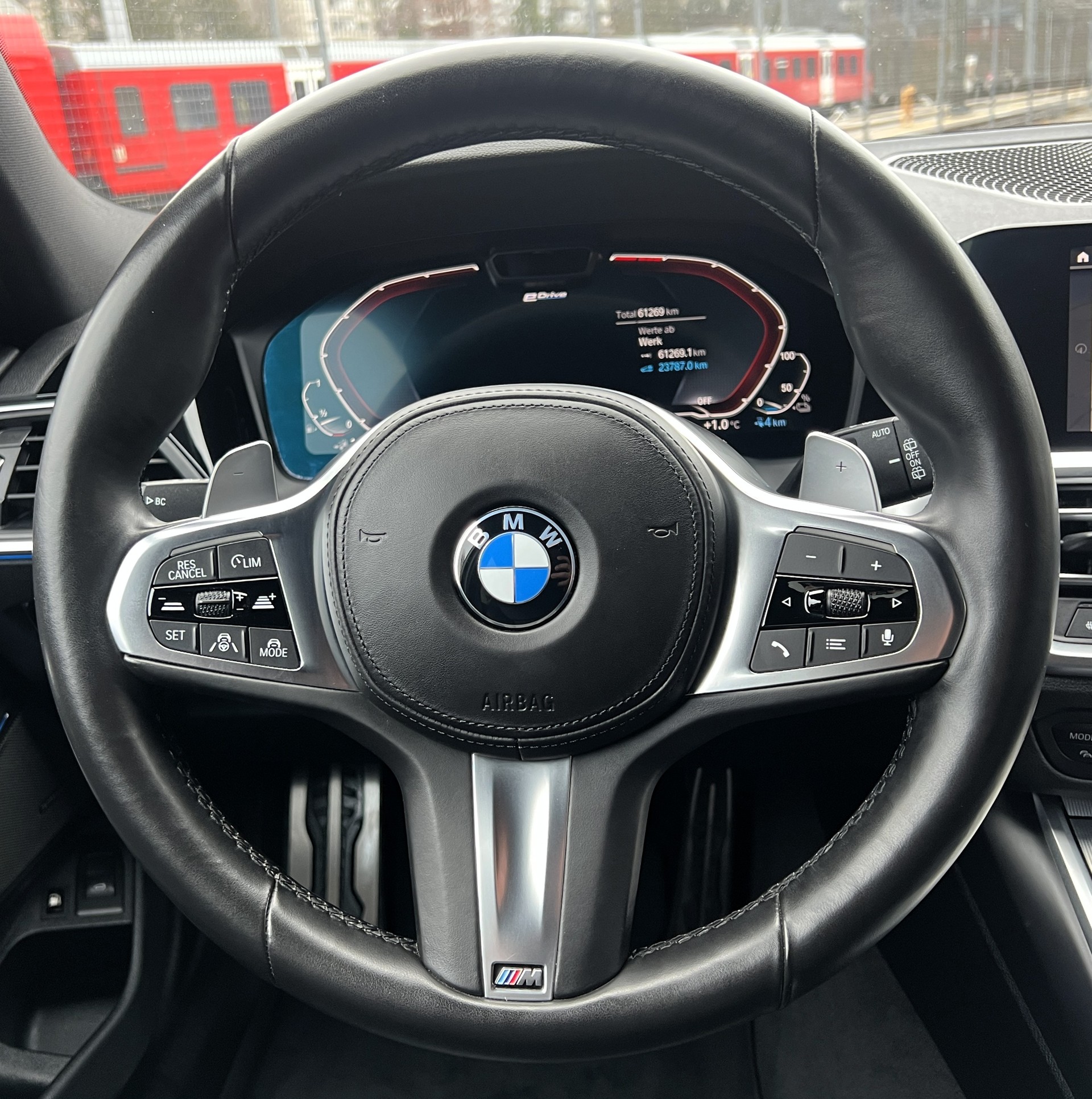BMW 320e xDrive Touring M Sport Steptronic-image-22