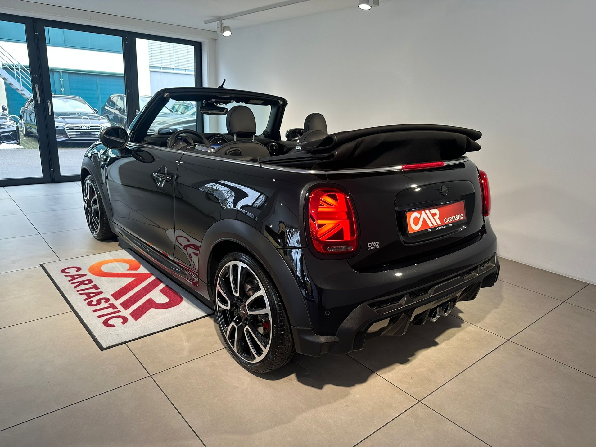 MINI Cooper JCW Cabrio Steptr.-image-13