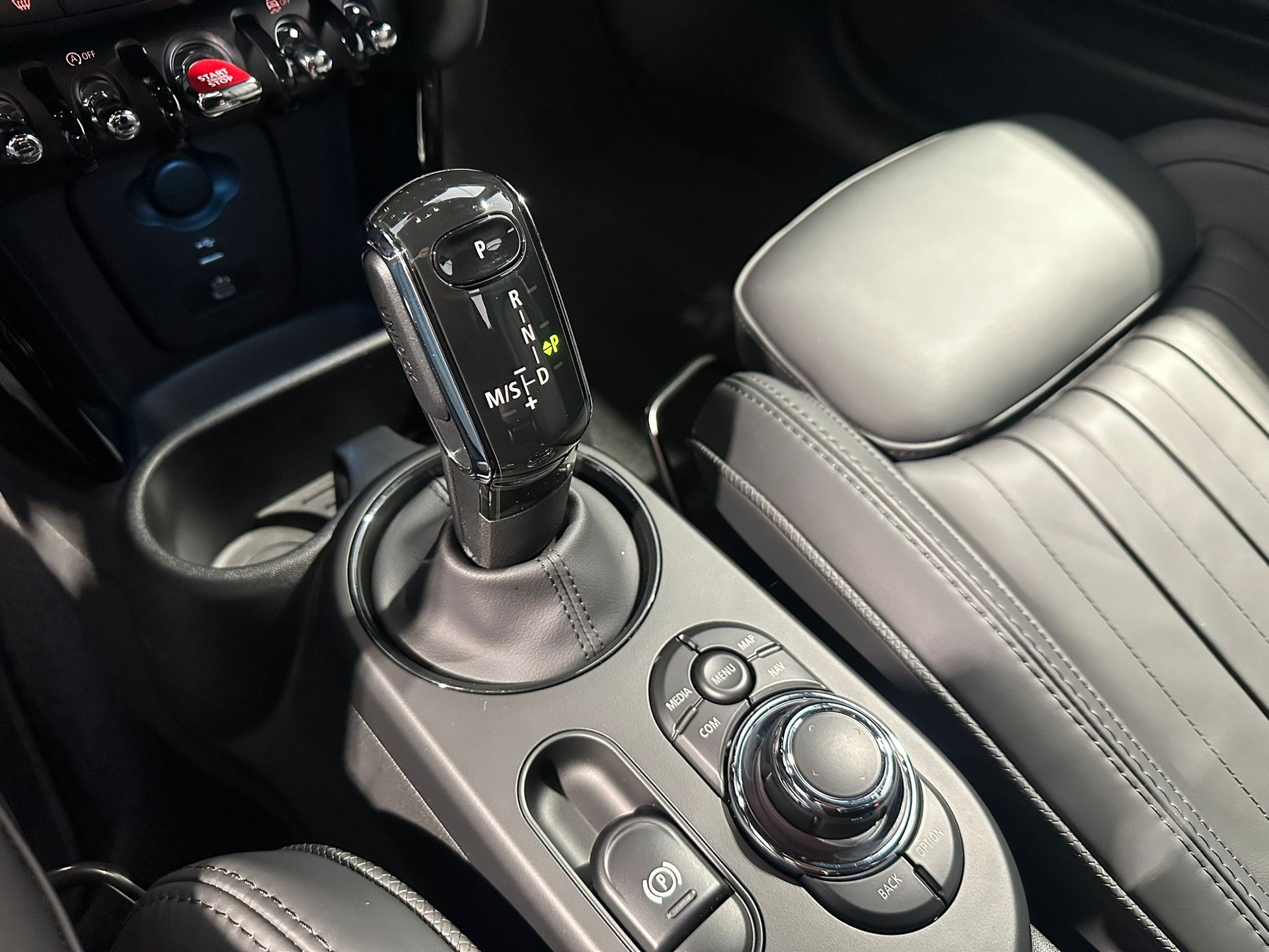 MINI Cooper JCW Cabrio Steptr.-image-9