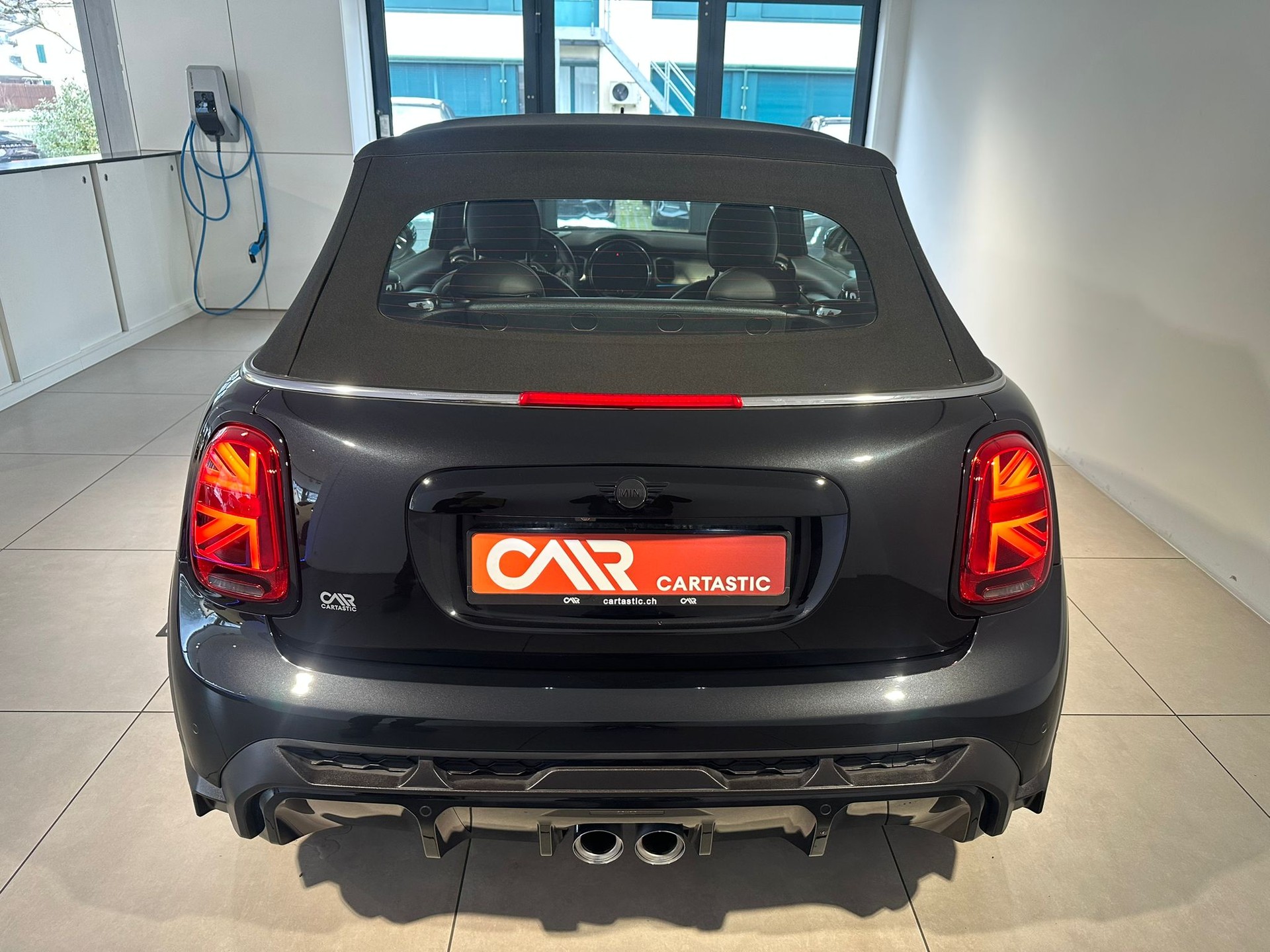 MINI Cooper JCW Cabrio Steptr.-showroom-element-3