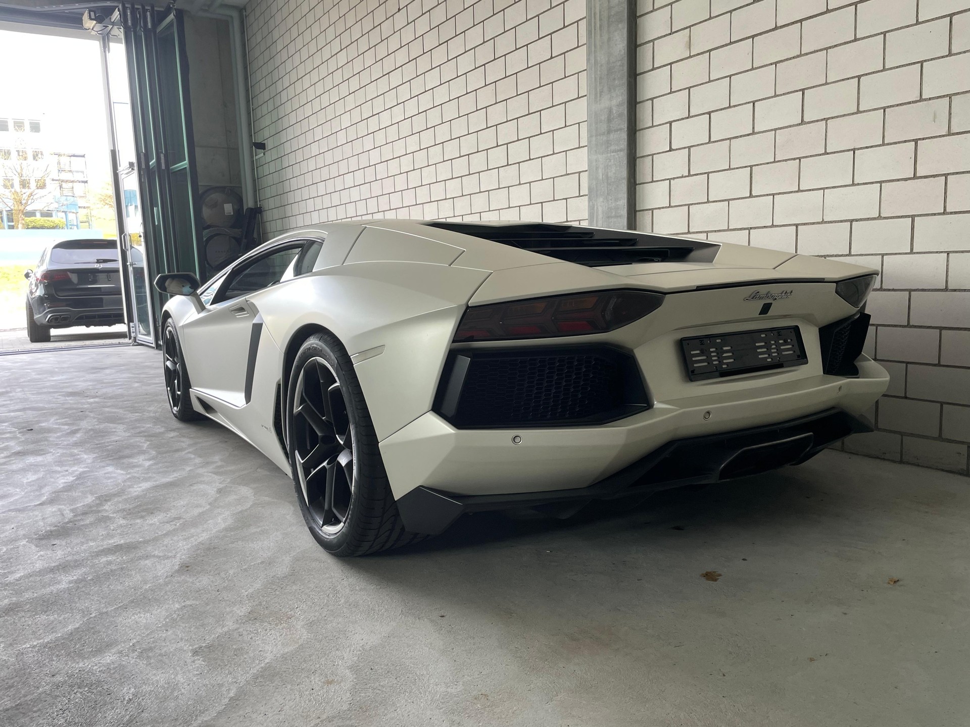 LAMBORGHINI Aventador LP700-4 Coupé E-Gear Traumausstattung inkl. Ad Personam Mattlackierung-image-4
