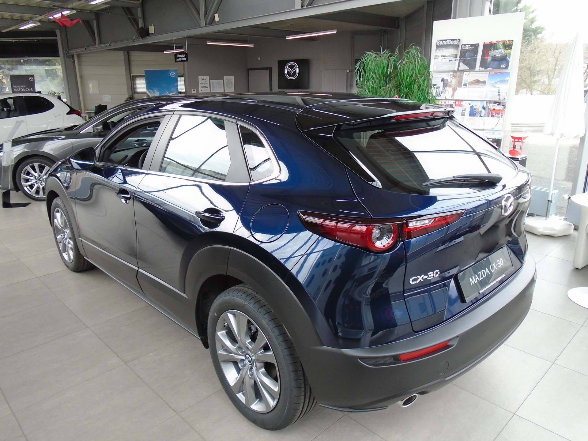 MAZDA CX-30 SKYACTIV-G 140 M Hybrid Centre Line FWD AT-image-2