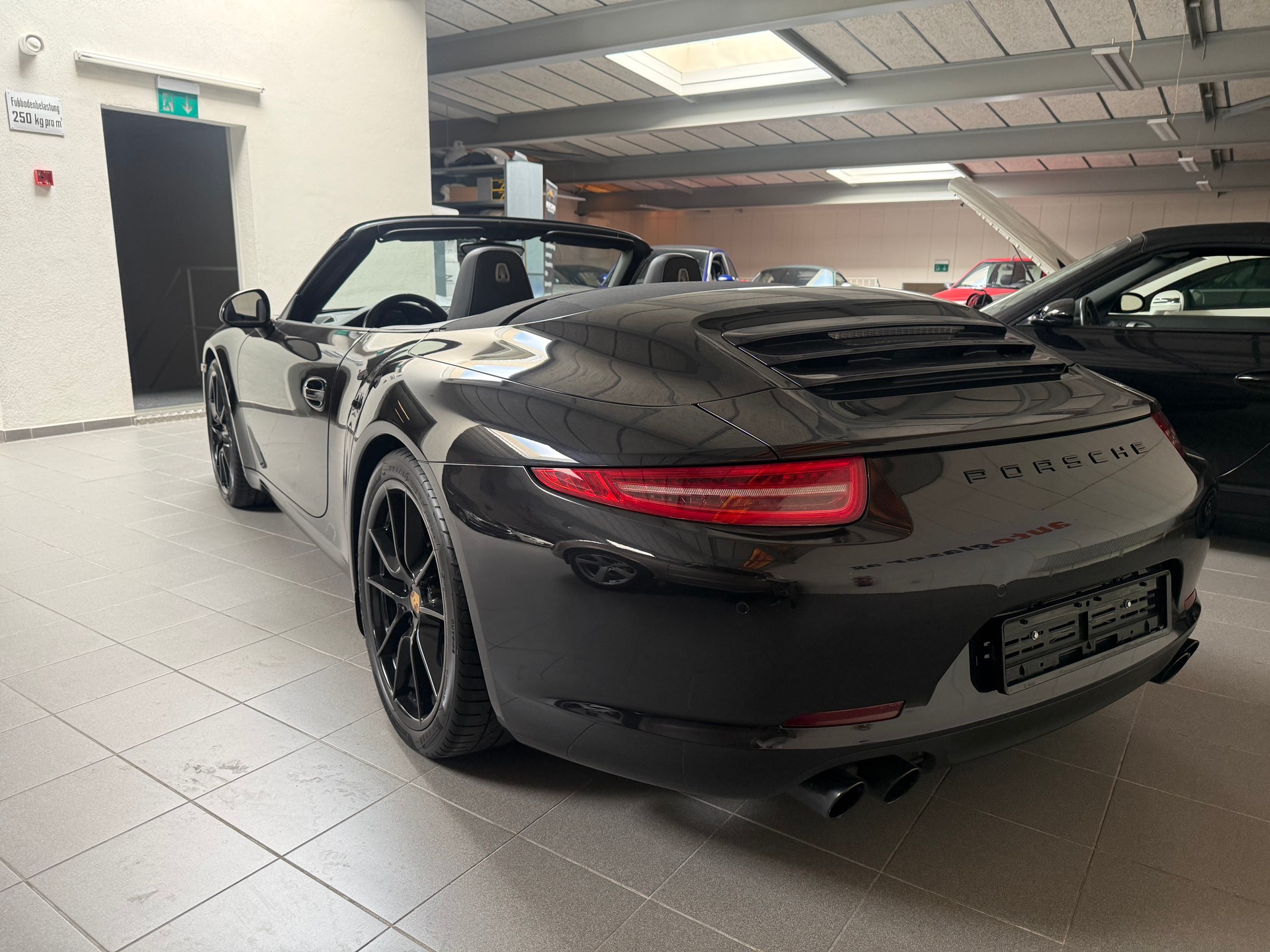 PORSCHE 911 Cabrio Carrera PDK-image-8
