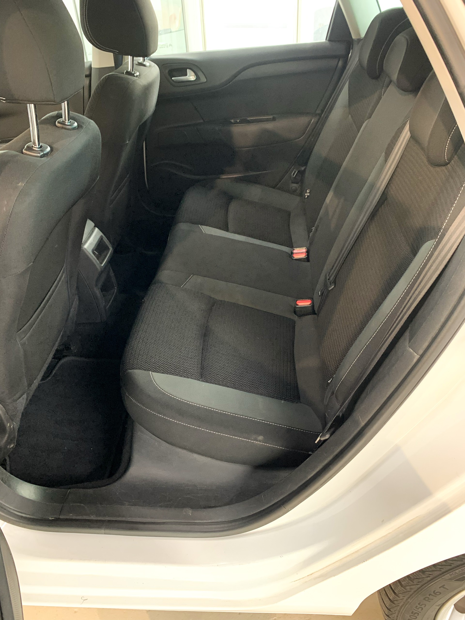 CITROEN C4 1.2 Pure Tech Feel Automatic-image-30