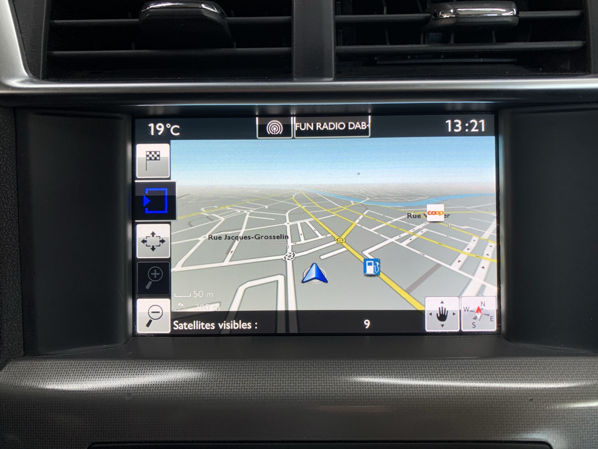 CITROEN C4 1.2 Pure Tech Feel Automatic-image-23