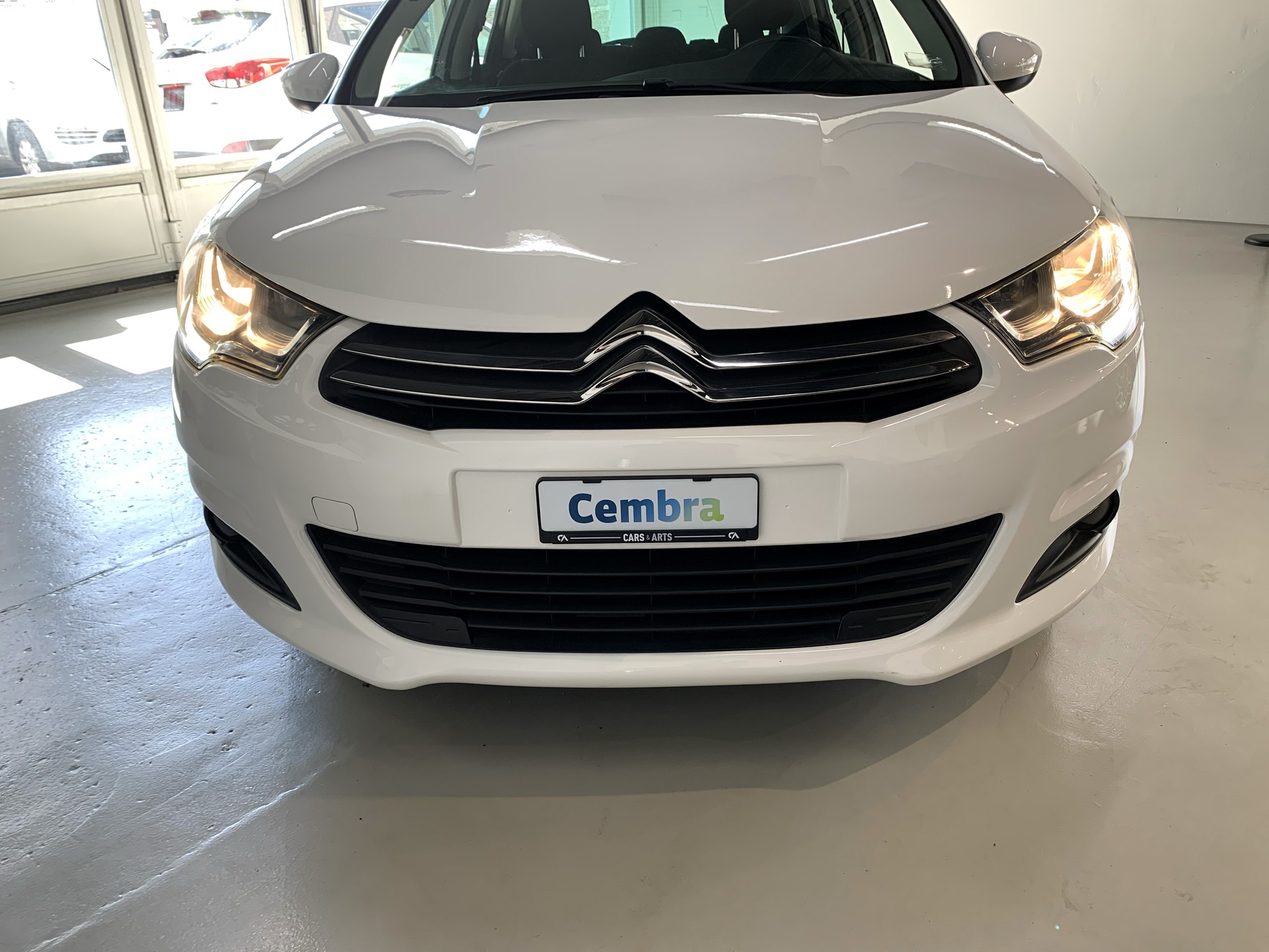 CITROEN C4 1.2 Pure Tech Feel Automatic-image-5