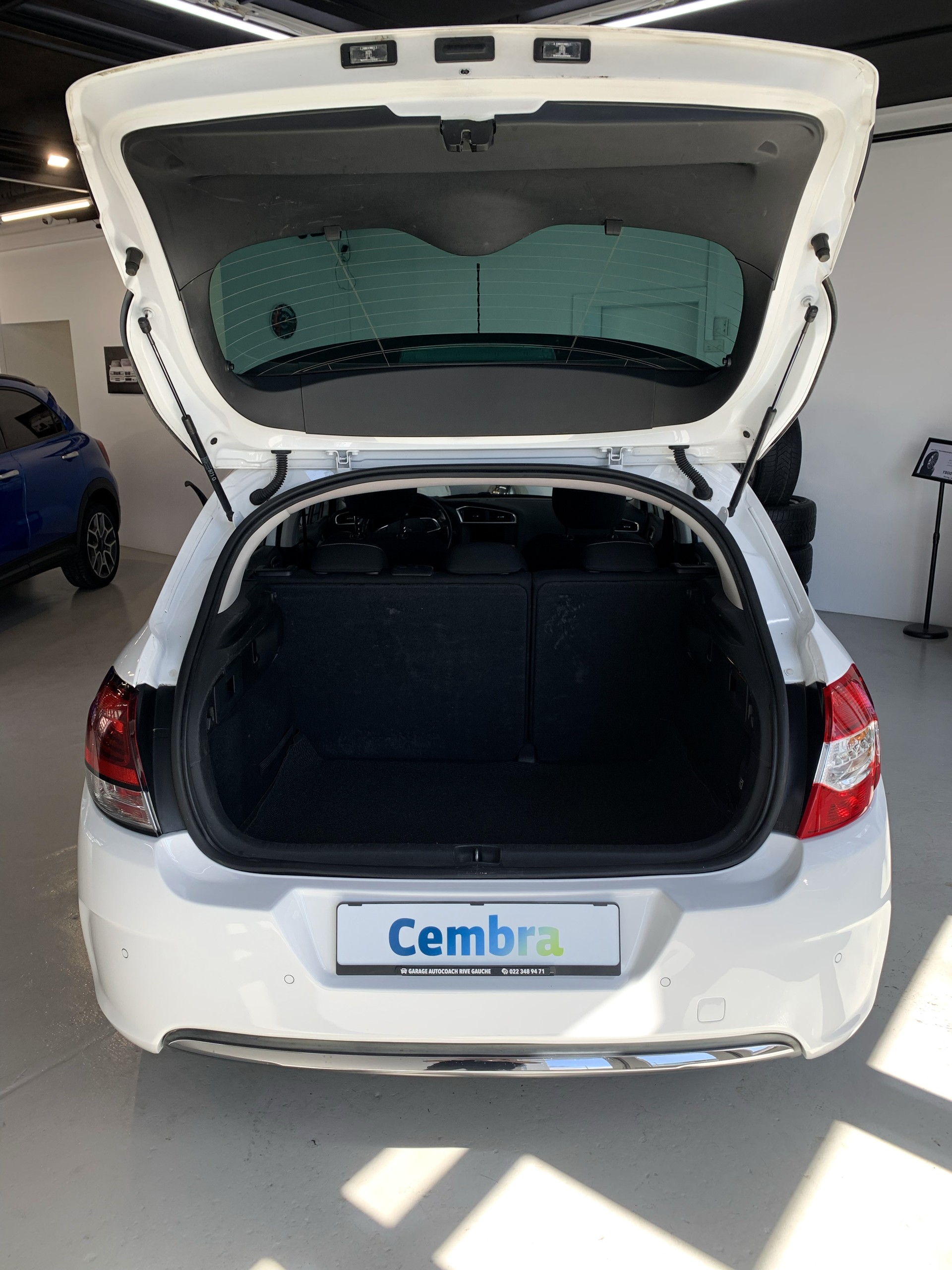 CITROEN C4 1.2 Pure Tech Feel Automatic-image-12