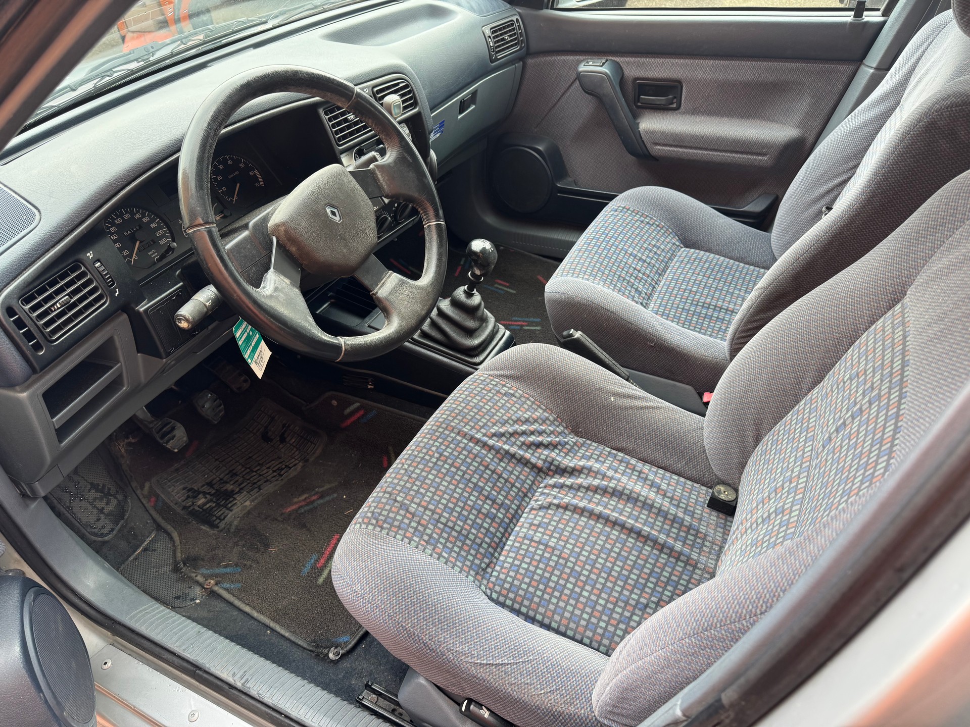 RENAULT R19 1.8 RTI-image-8