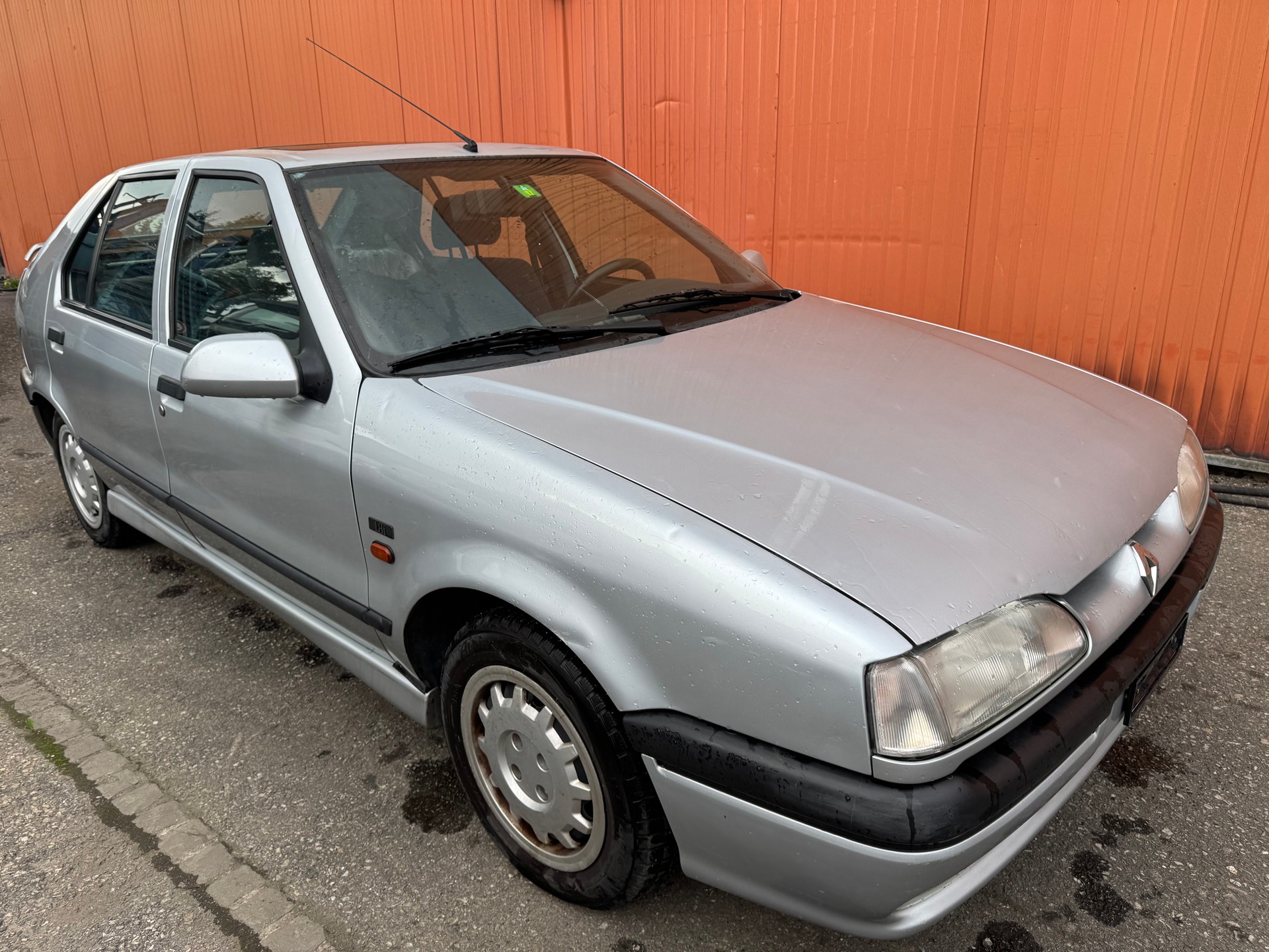 RENAULT R19 1.8 RTI-image-2