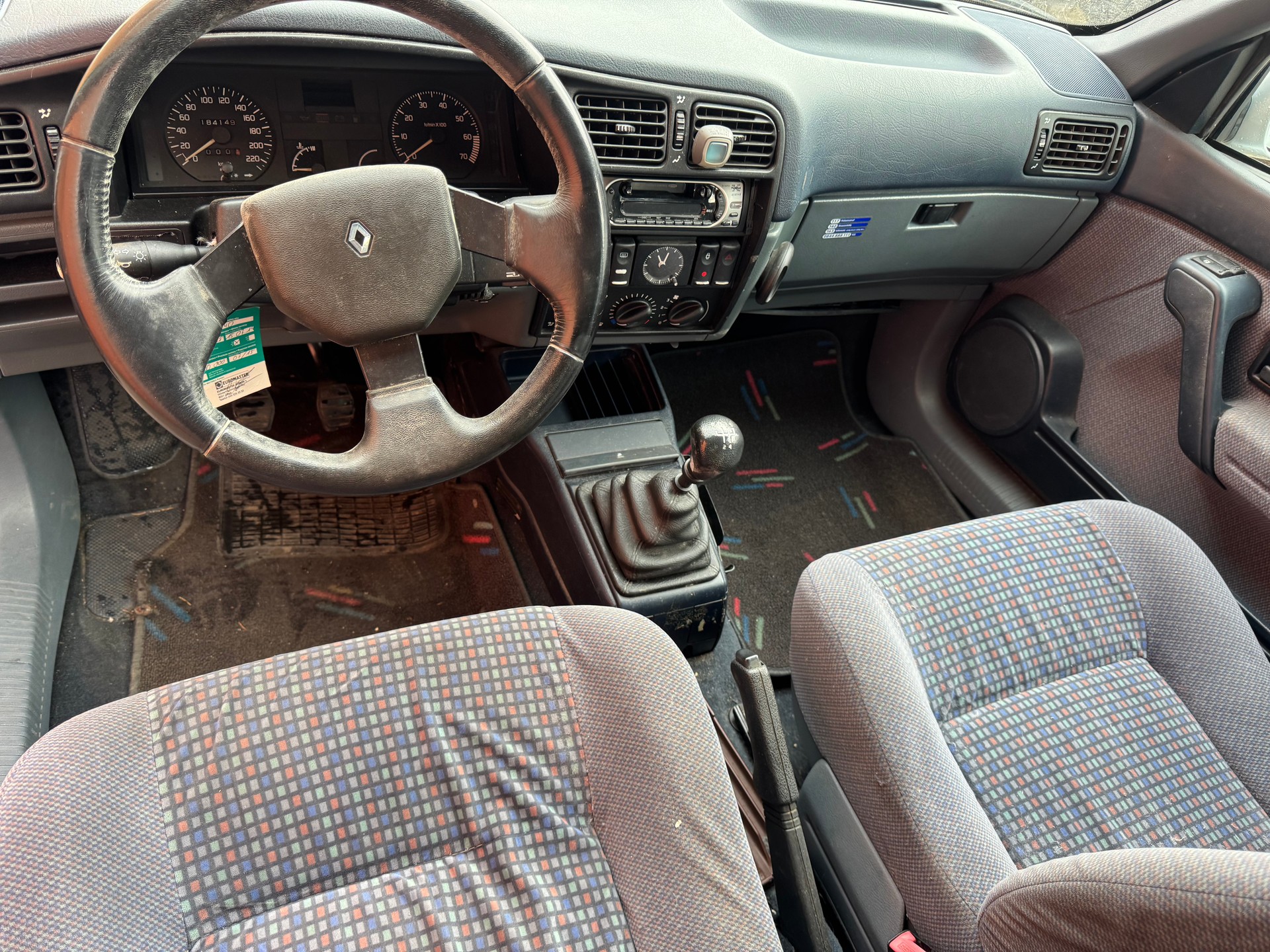 RENAULT R19 1.8 RTI-image-9