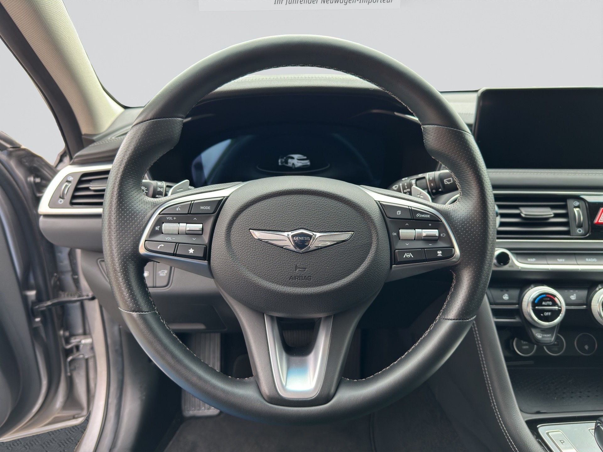 GENESIS G70 Shooting Brake 2.0 T Premium AT8-image-10
