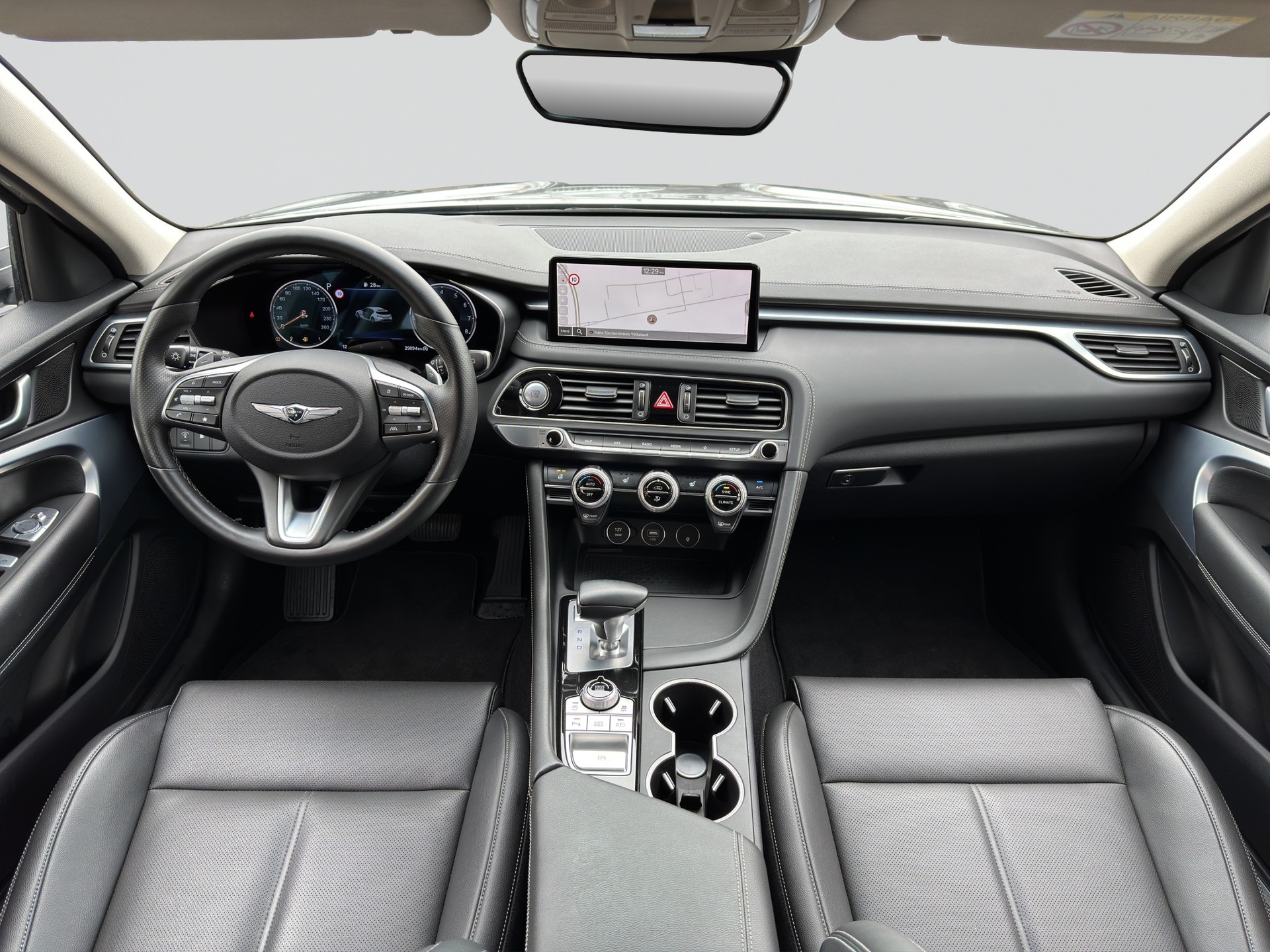GENESIS G70 Shooting Brake 2.0 T Premium AT8-image-16