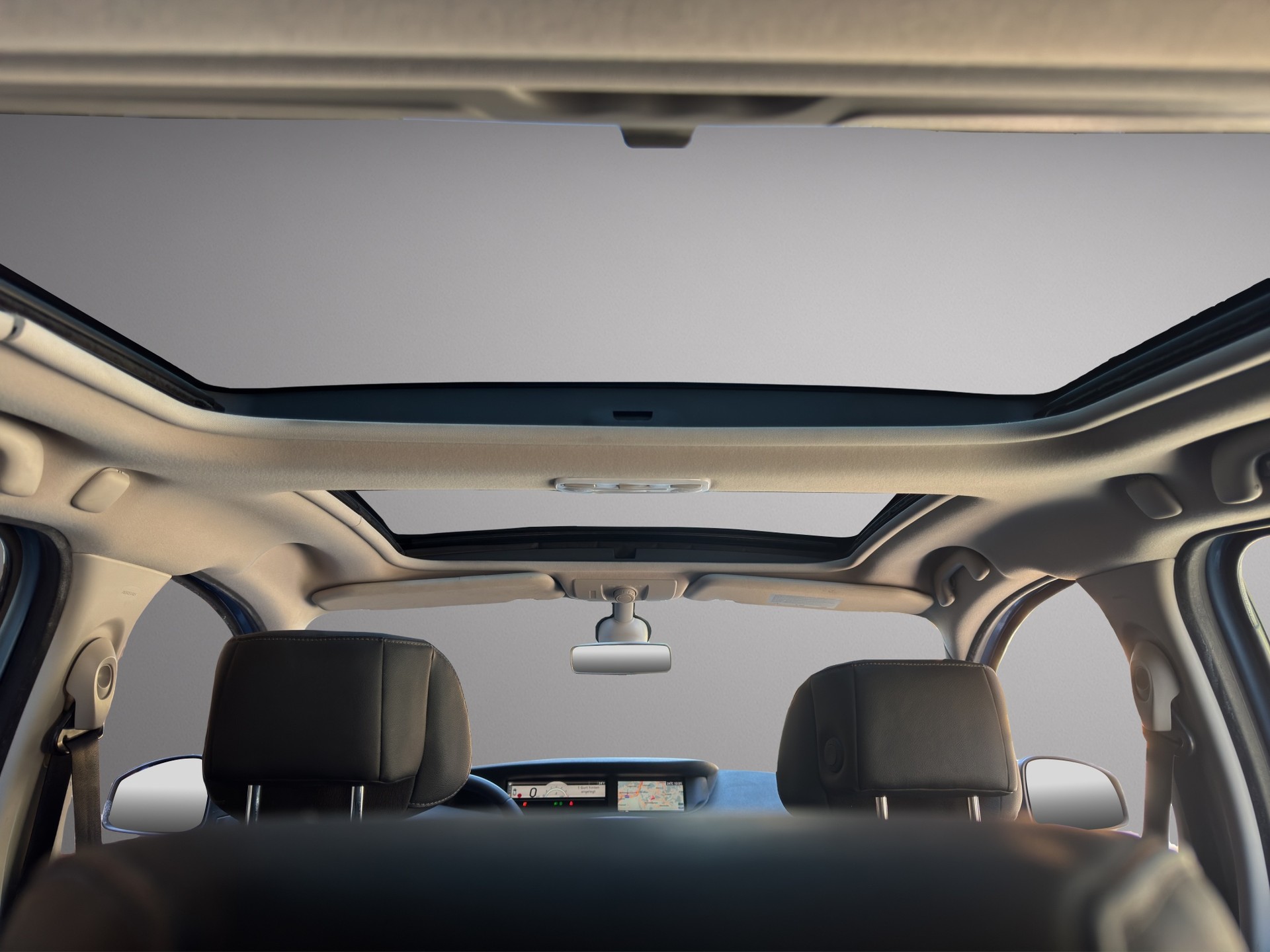 RENAULT Scénic 2.0 dCi Privilège-image-17