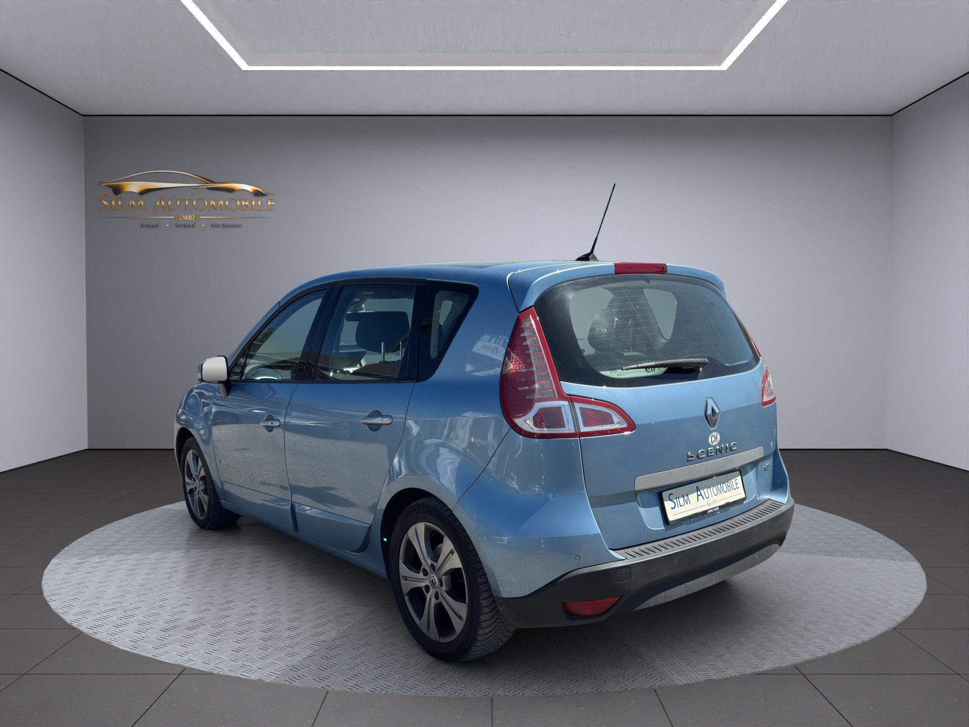 RENAULT Scénic 2.0 dCi Privilège-image-5