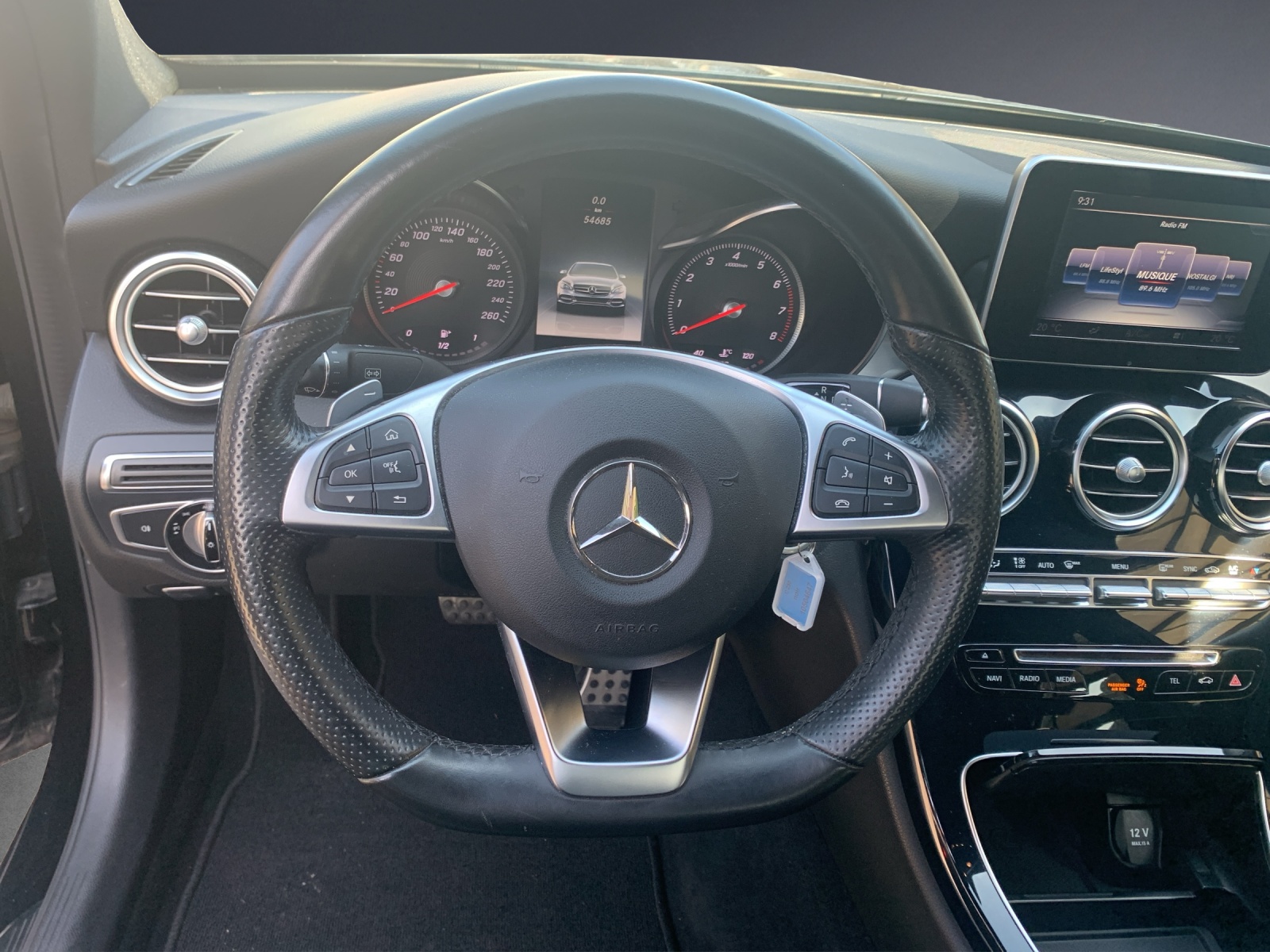 MERCEDES-BENZ C 250 AMG Line-image-8