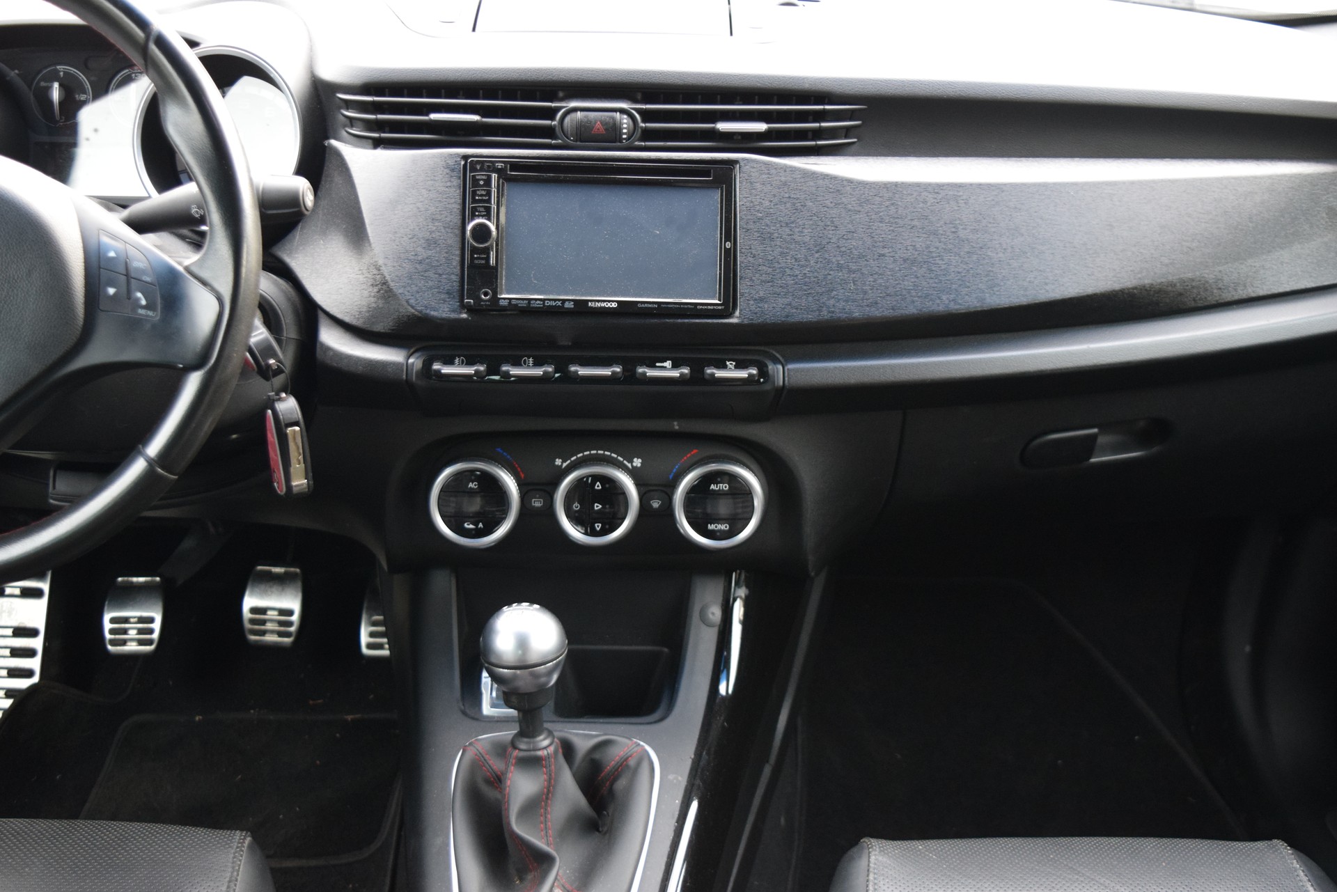 ALFA ROMEO Giulietta 1750 TBi Quadrifoglio Verde-image-12