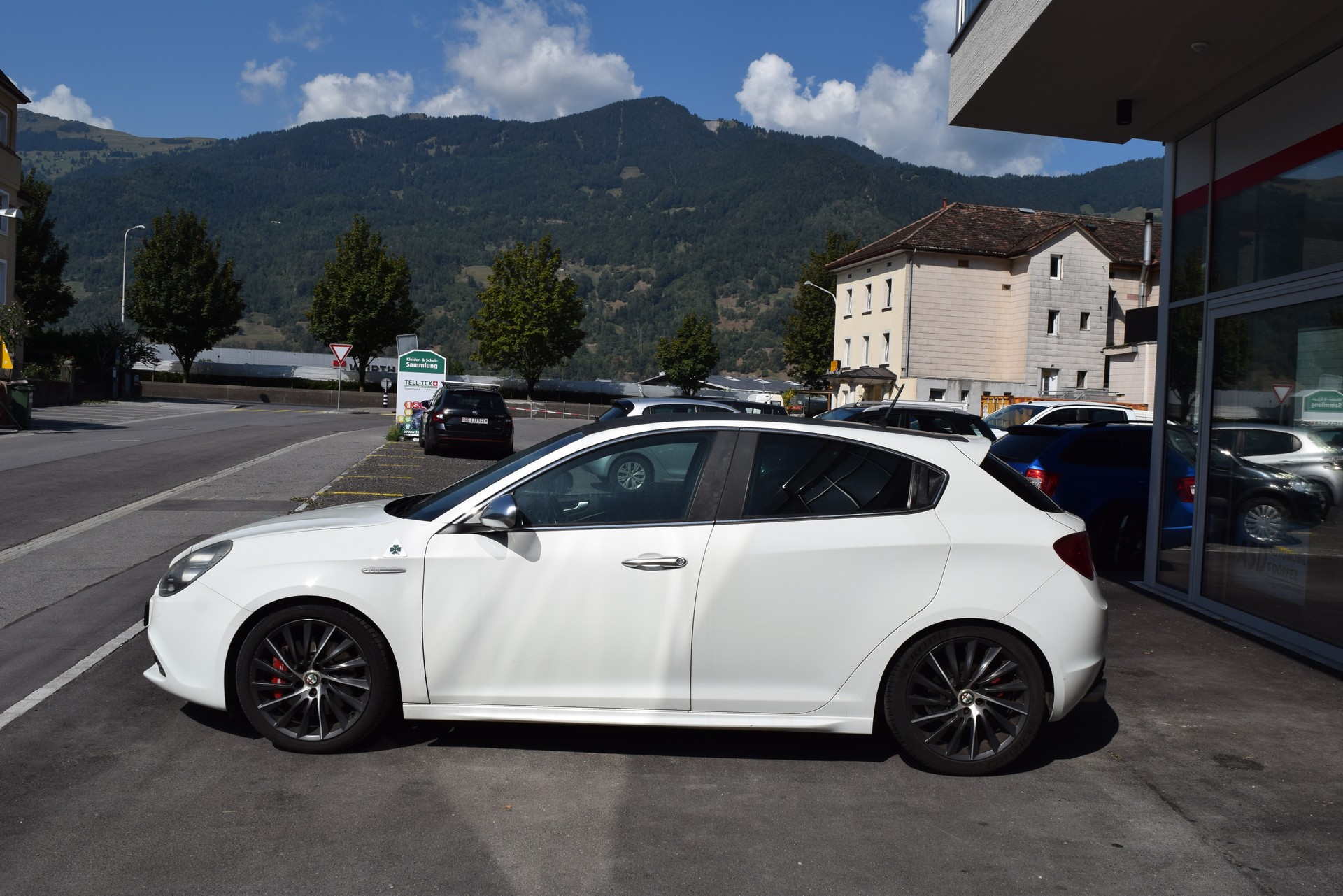 ALFA ROMEO Giulietta 1750 TBi Quadrifoglio Verde-showroom-element-3
