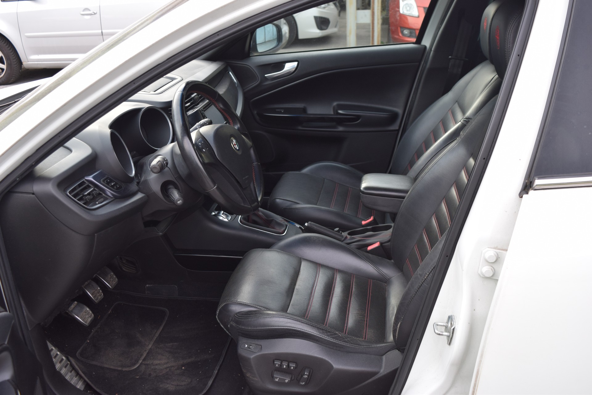 ALFA ROMEO Giulietta 1750 TBi Quadrifoglio Verde-image-15