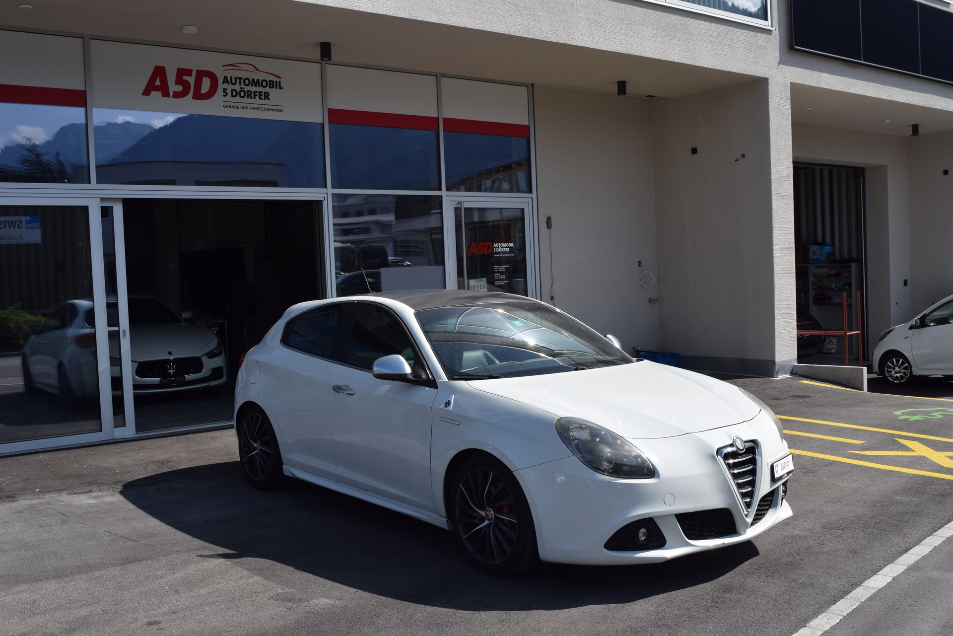 ALFA ROMEO Giulietta 1750 TBi Quadrifoglio Verde-showroom-element-2