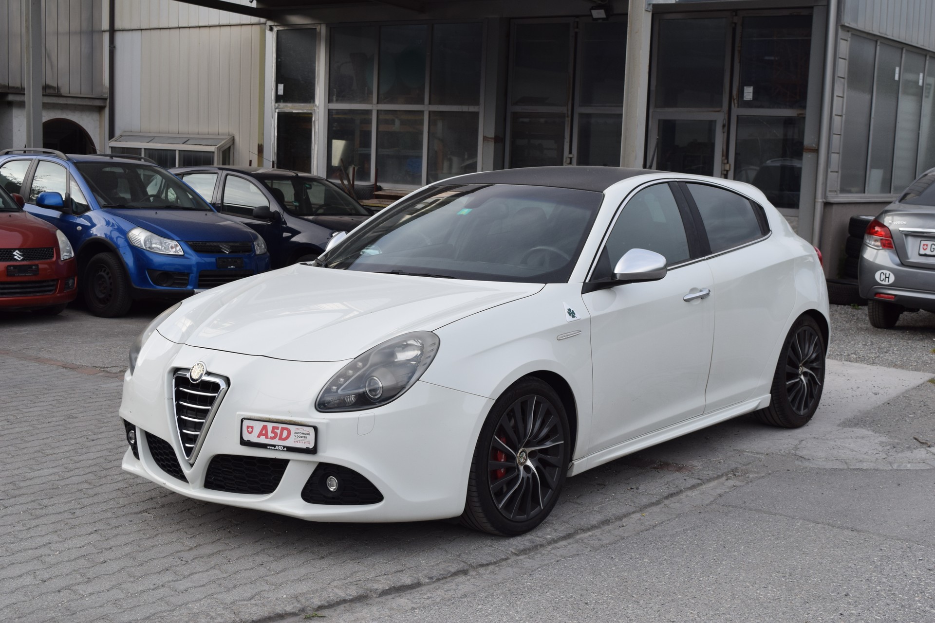 ALFA ROMEO Giulietta 1750 TBi Quadrifoglio Verde-showroom-element-2
