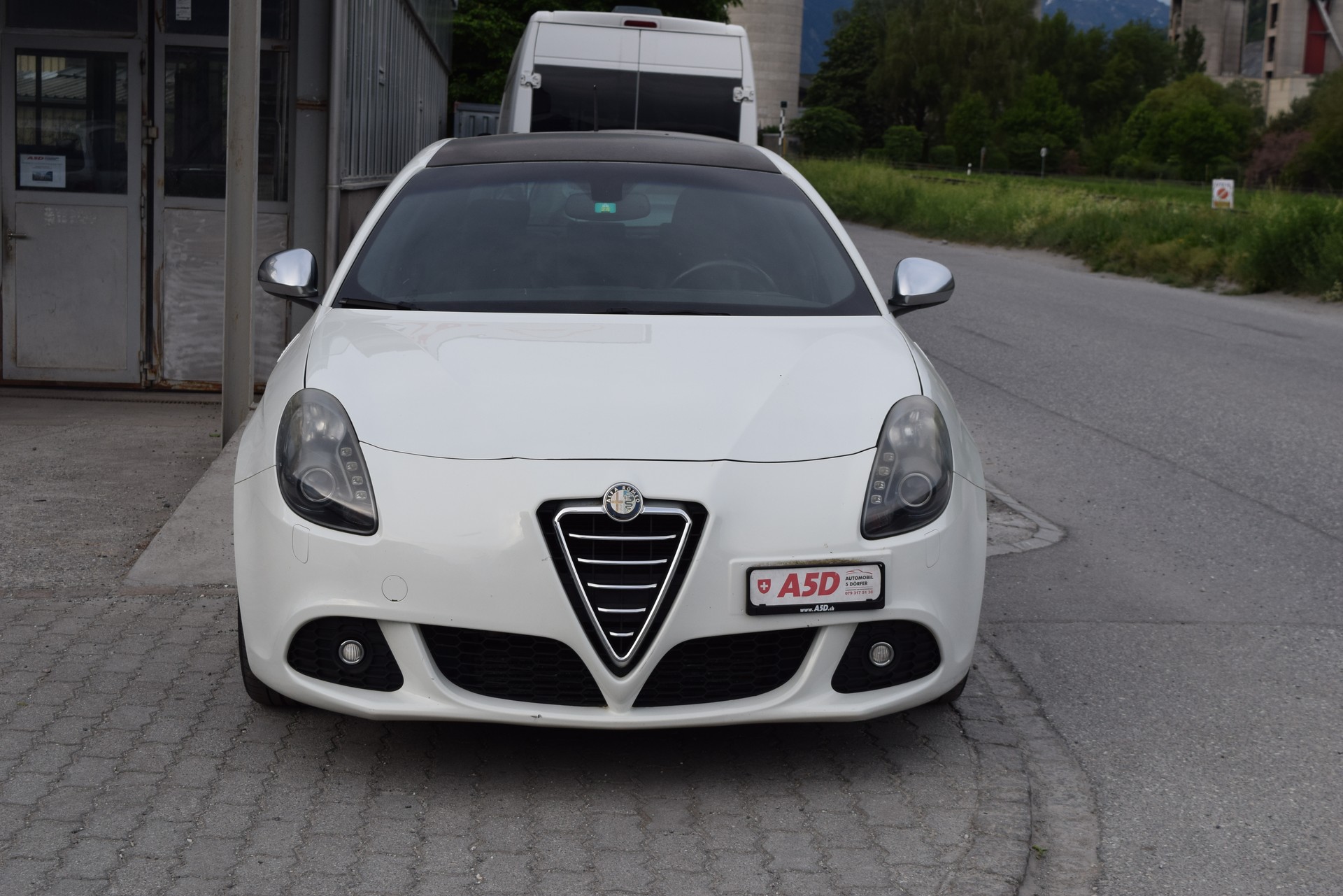 ALFA ROMEO Giulietta 1750 TBi Quadrifoglio Verde-showroom-element-1