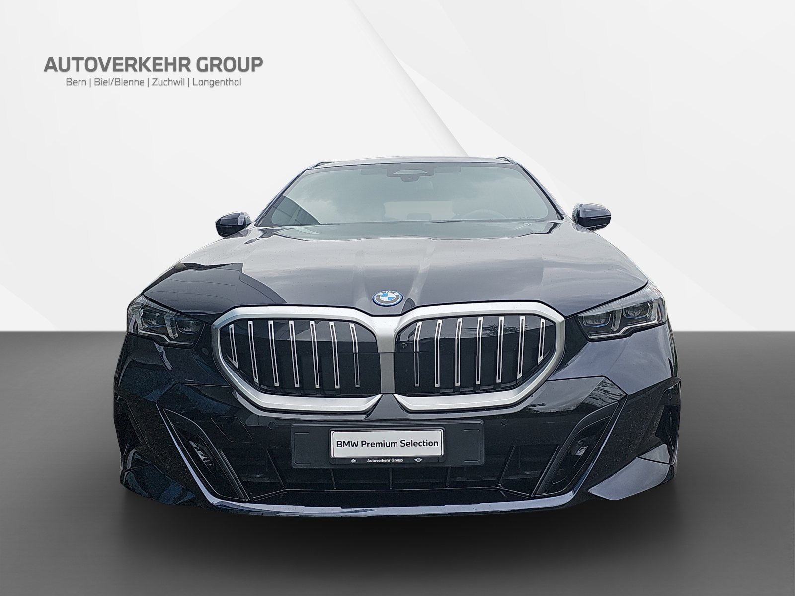 BMW 530e xDr Tour M Sport-showroom-element-1