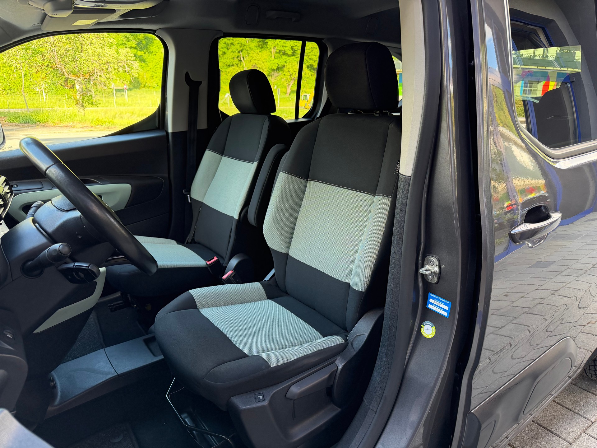 CITROEN Berlingo XL 1.5 BlueHDi 7 Plätze Feel-image-12