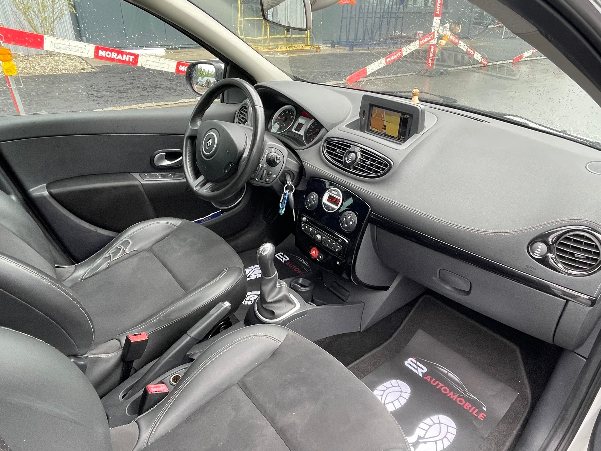 RENAULT Clio Grandtour 1.2 16V Turbo Night&Day-image-10