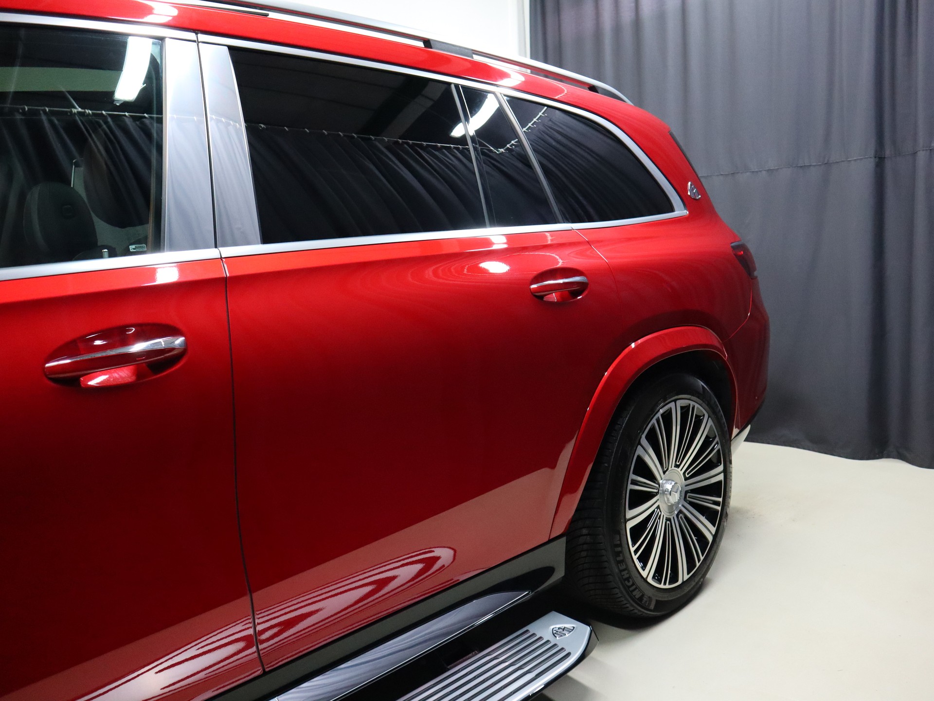 MERCEDES-BENZ GLS Maybach 600 9G-Tronic - CH-Fahrzeug - Panorama - Matrix LED - Leder - Luftfederung - 360° Kamera - Distronic - 557 PS-image-4