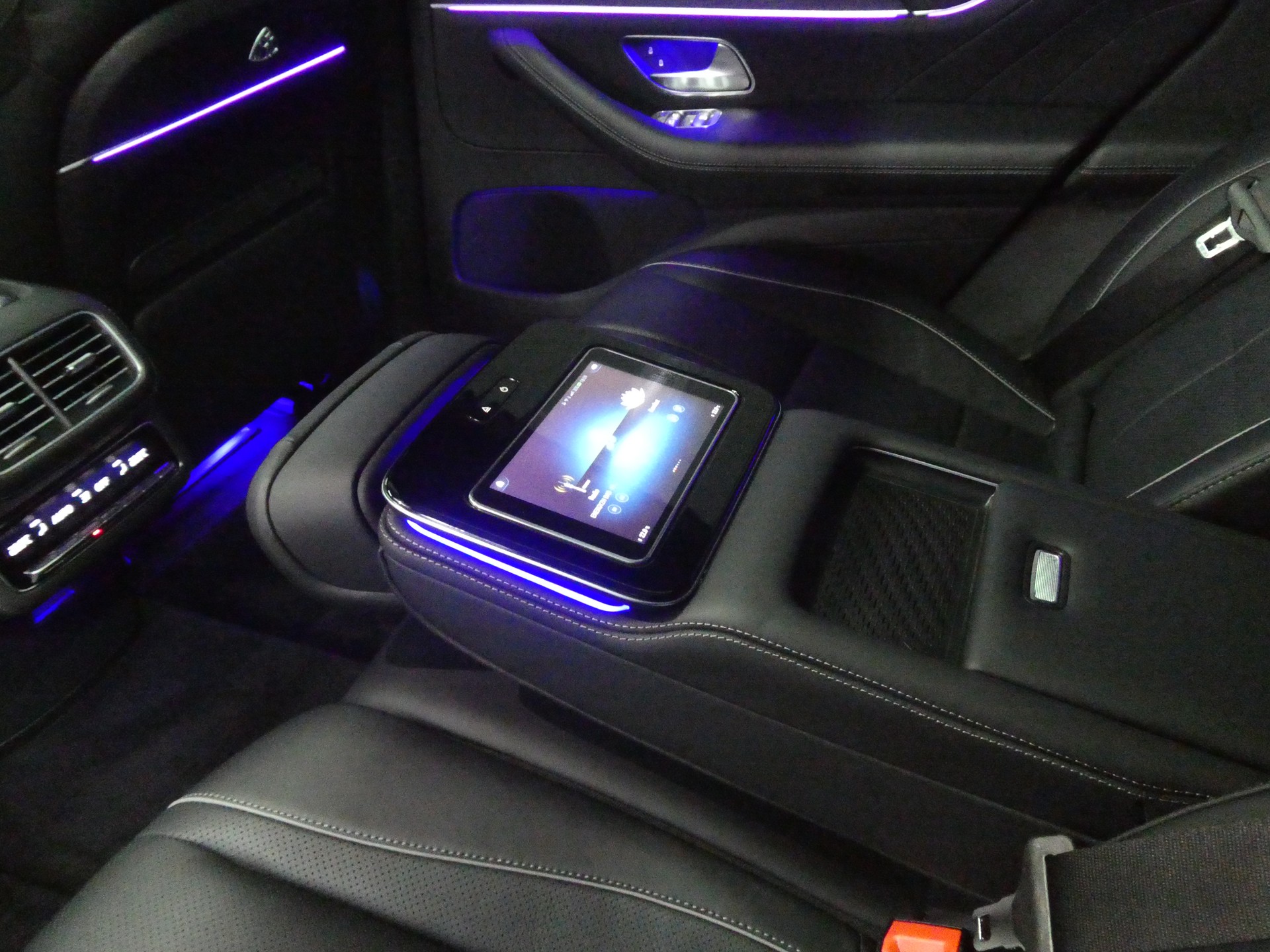 MERCEDES-BENZ GLS Maybach 600 9G-Tronic - CH-Fahrzeug - Panorama - Matrix LED - Leder - Luftfederung - 360° Kamera - Distronic - 557 PS-image-16