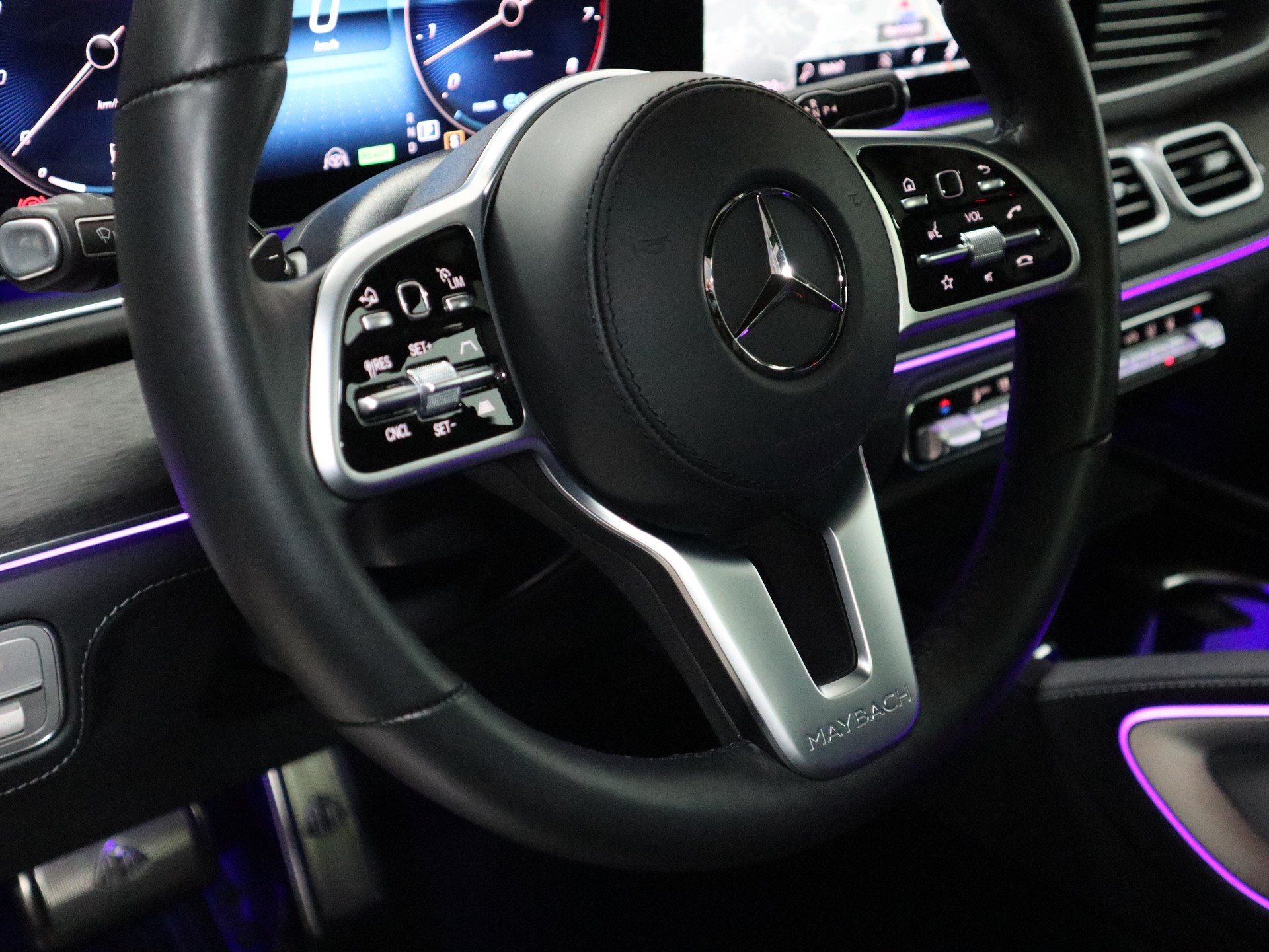MERCEDES-BENZ GLS Maybach 600 9G-Tronic - CH-Fahrzeug - Panorama - Matrix LED - Leder - Luftfederung - 360° Kamera - Distronic - 557 PS-image-13