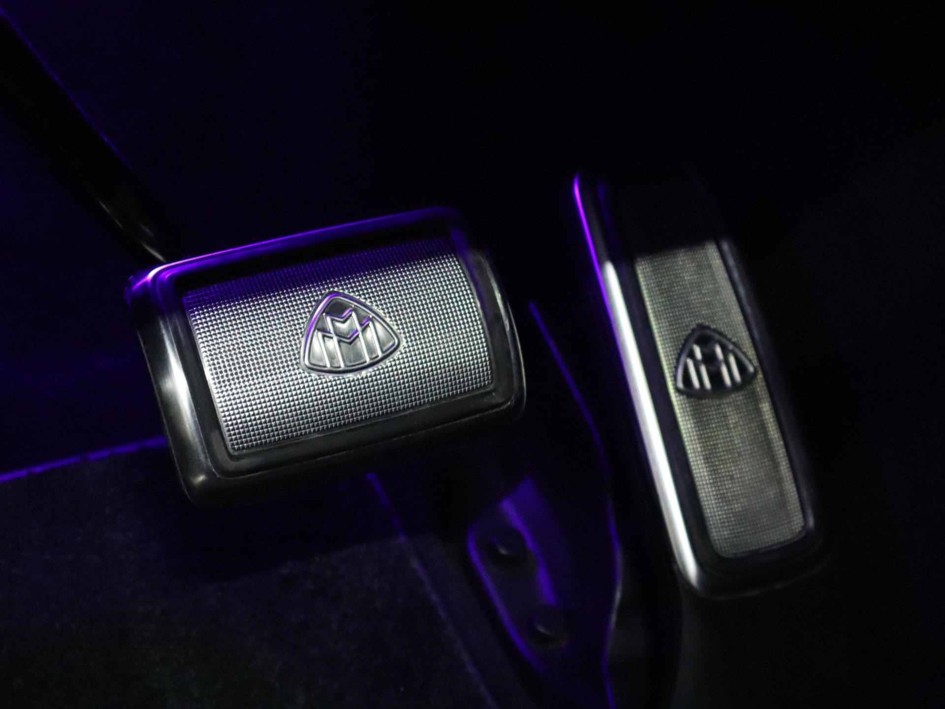 MERCEDES-BENZ GLS Maybach 600 9G-Tronic - CH-Fahrzeug - Panorama - Matrix LED - Leder - Luftfederung - 360° Kamera - Distronic - 557 PS-image-12