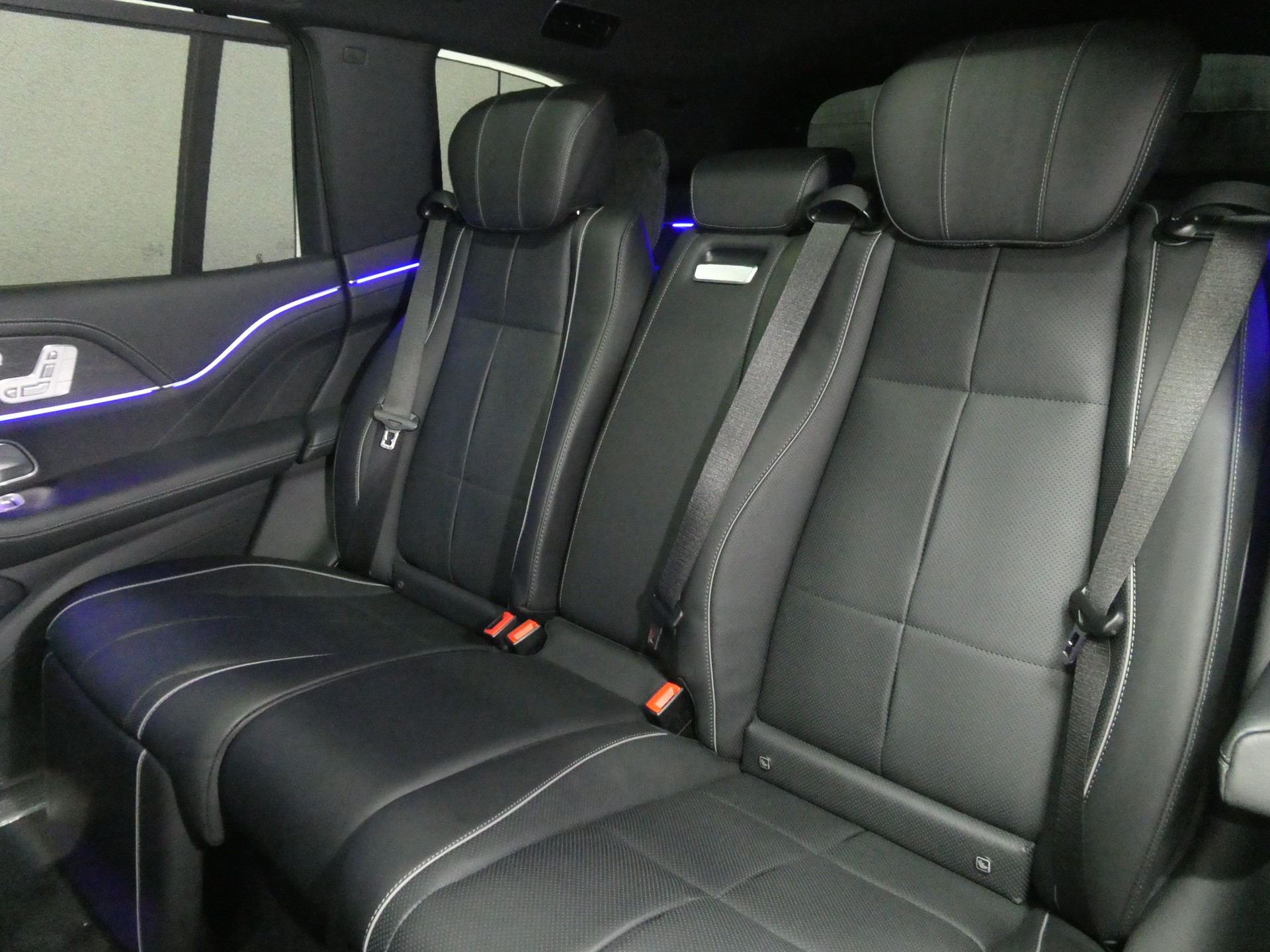 MERCEDES-BENZ GLS Maybach 600 9G-Tronic - CH-Fahrzeug - Panorama - Matrix LED - Leder - Luftfederung - 360° Kamera - Distronic - 557 PS-image-17