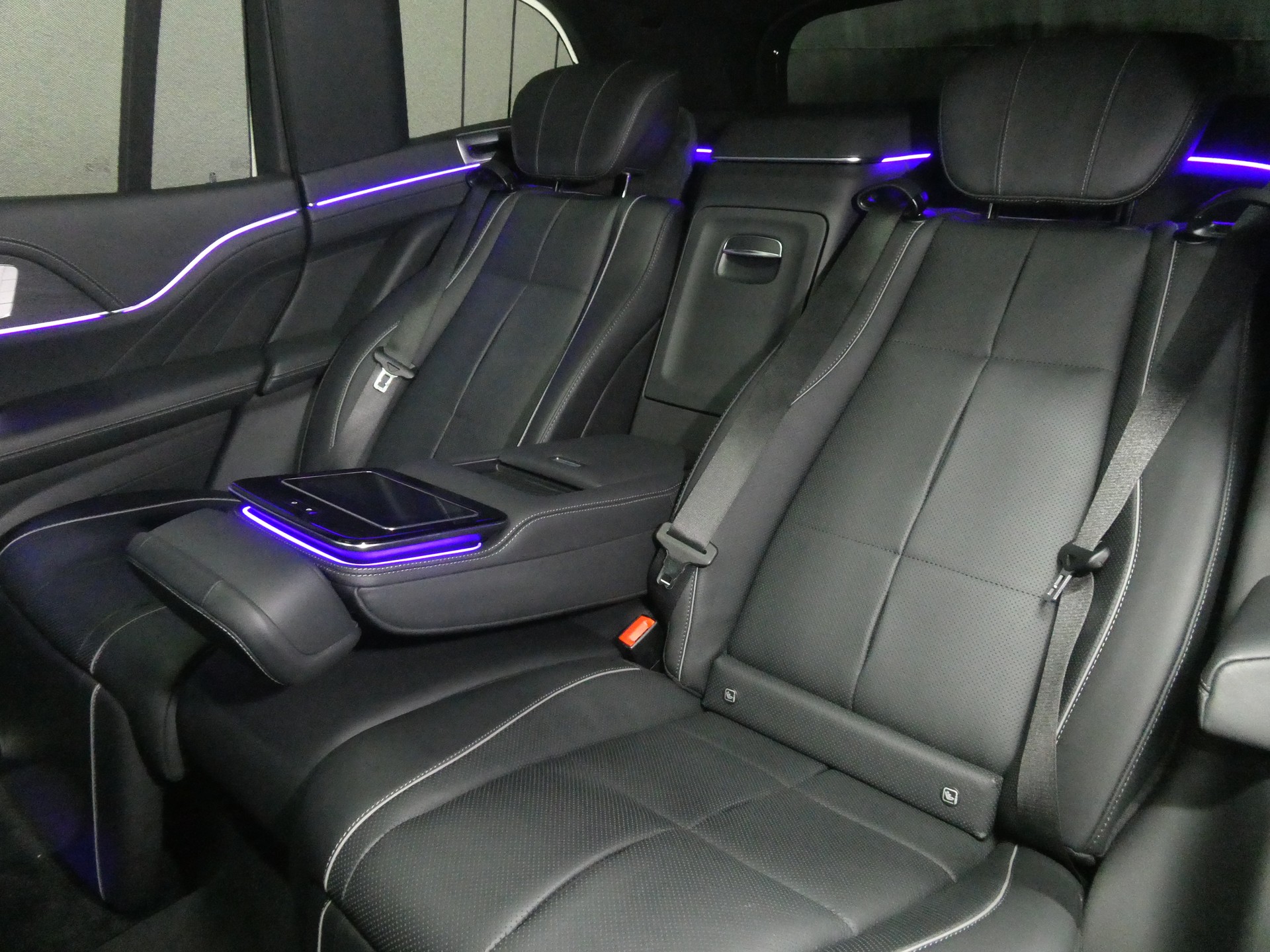 MERCEDES-BENZ GLS Maybach 600 9G-Tronic - CH-Fahrzeug - Panorama - Matrix LED - Leder - Luftfederung - 360° Kamera - Distronic - 557 PS-image-18