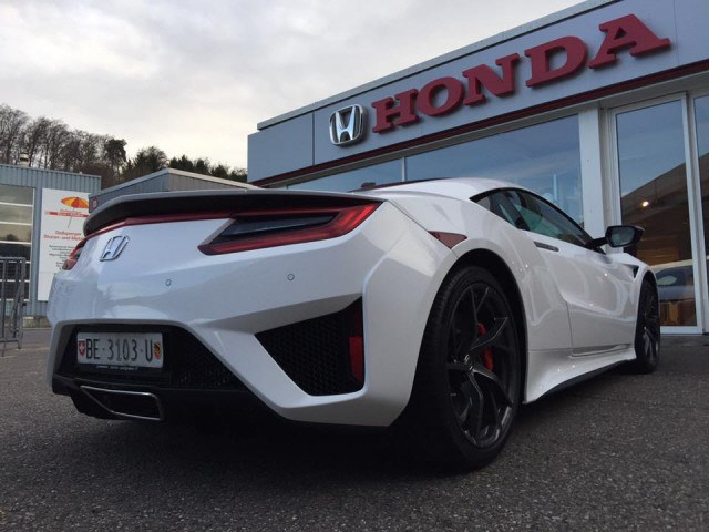 HONDA NSX 3.5 V6 Twin Turbo Hybrid-showroom-element-3