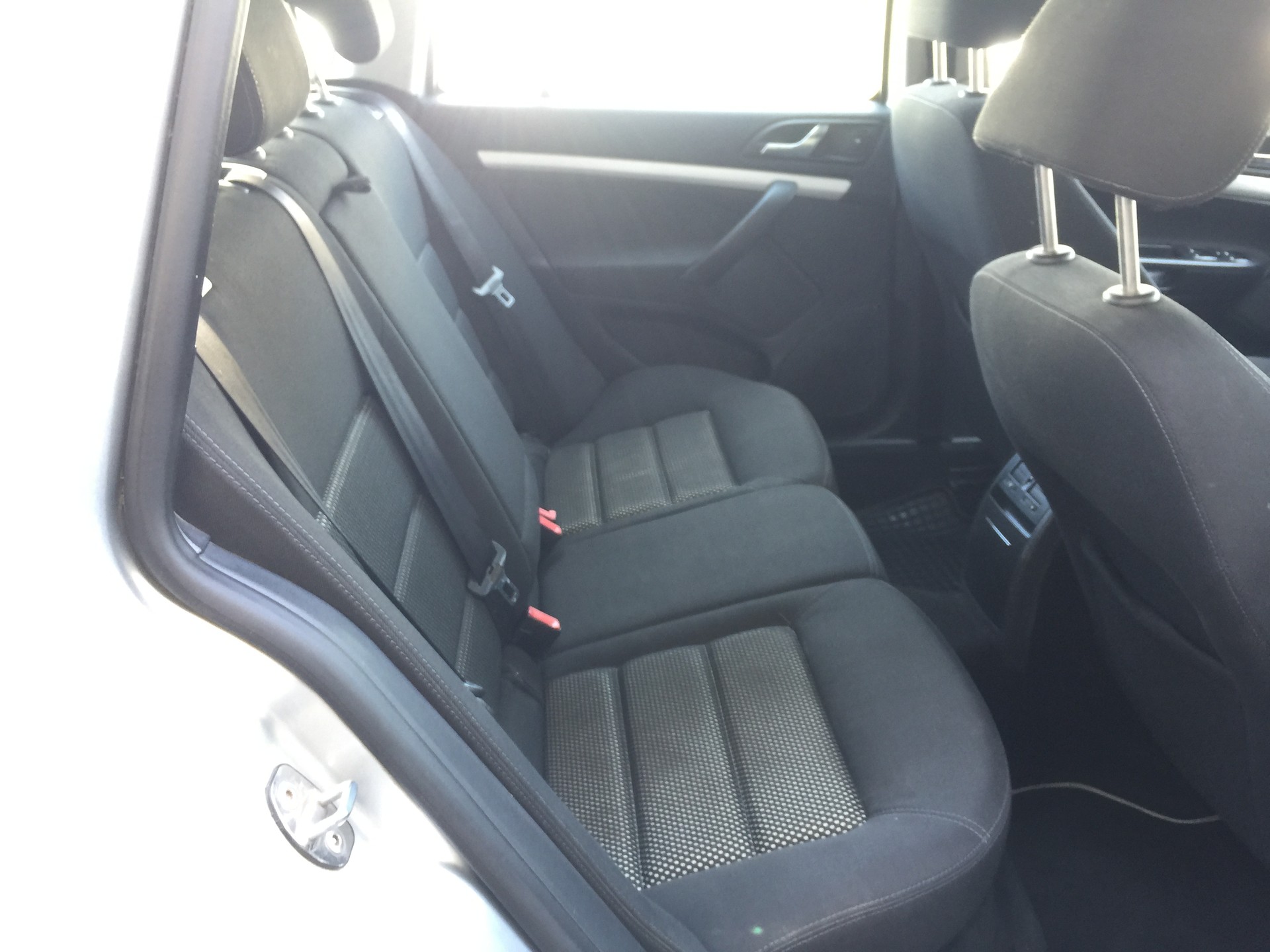 SKODA Octavia Scout 2.0 TDI 4x4-image-6