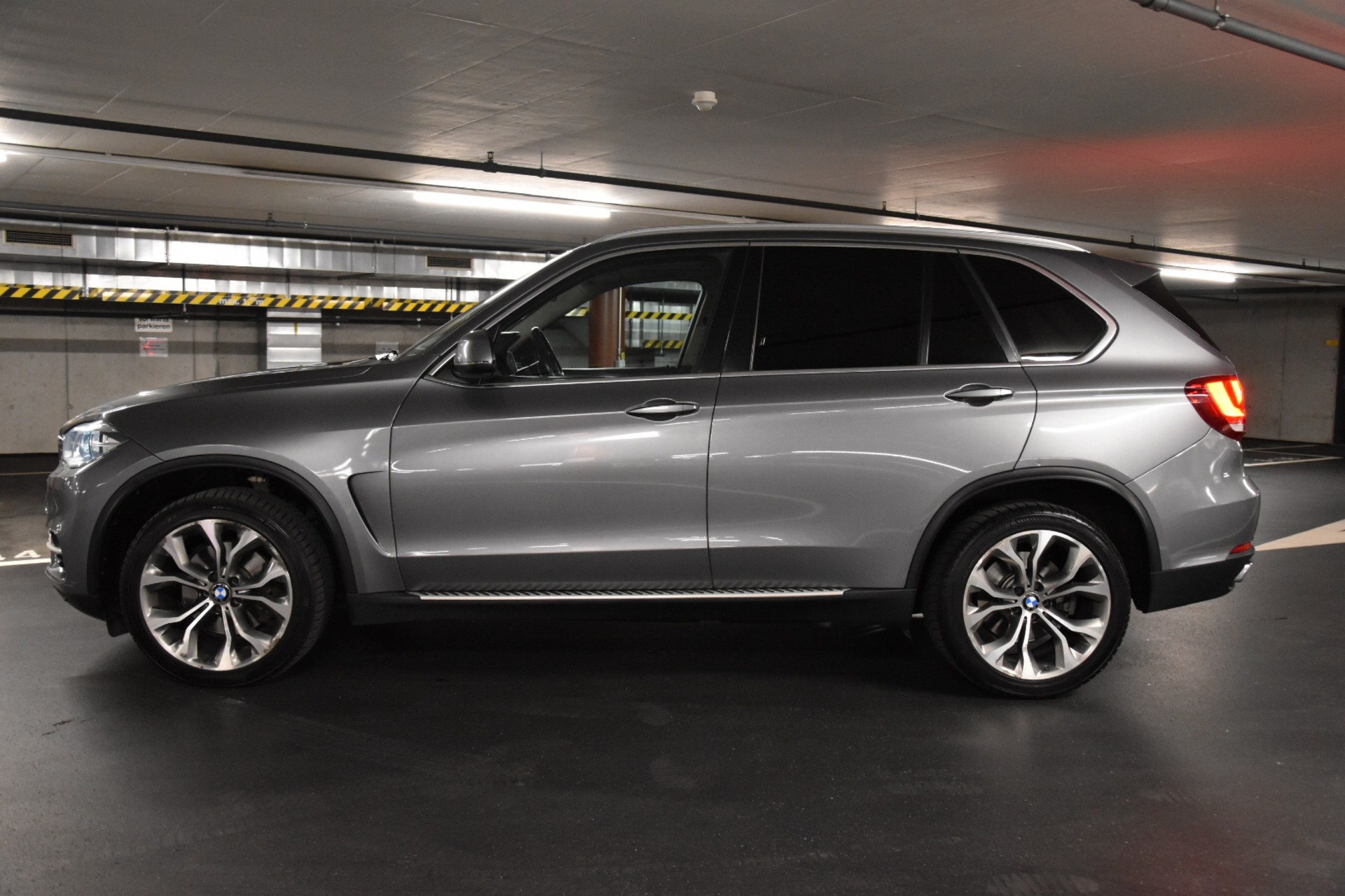 BMW X5 xDrive 40d Steptronic-showroom-element-2