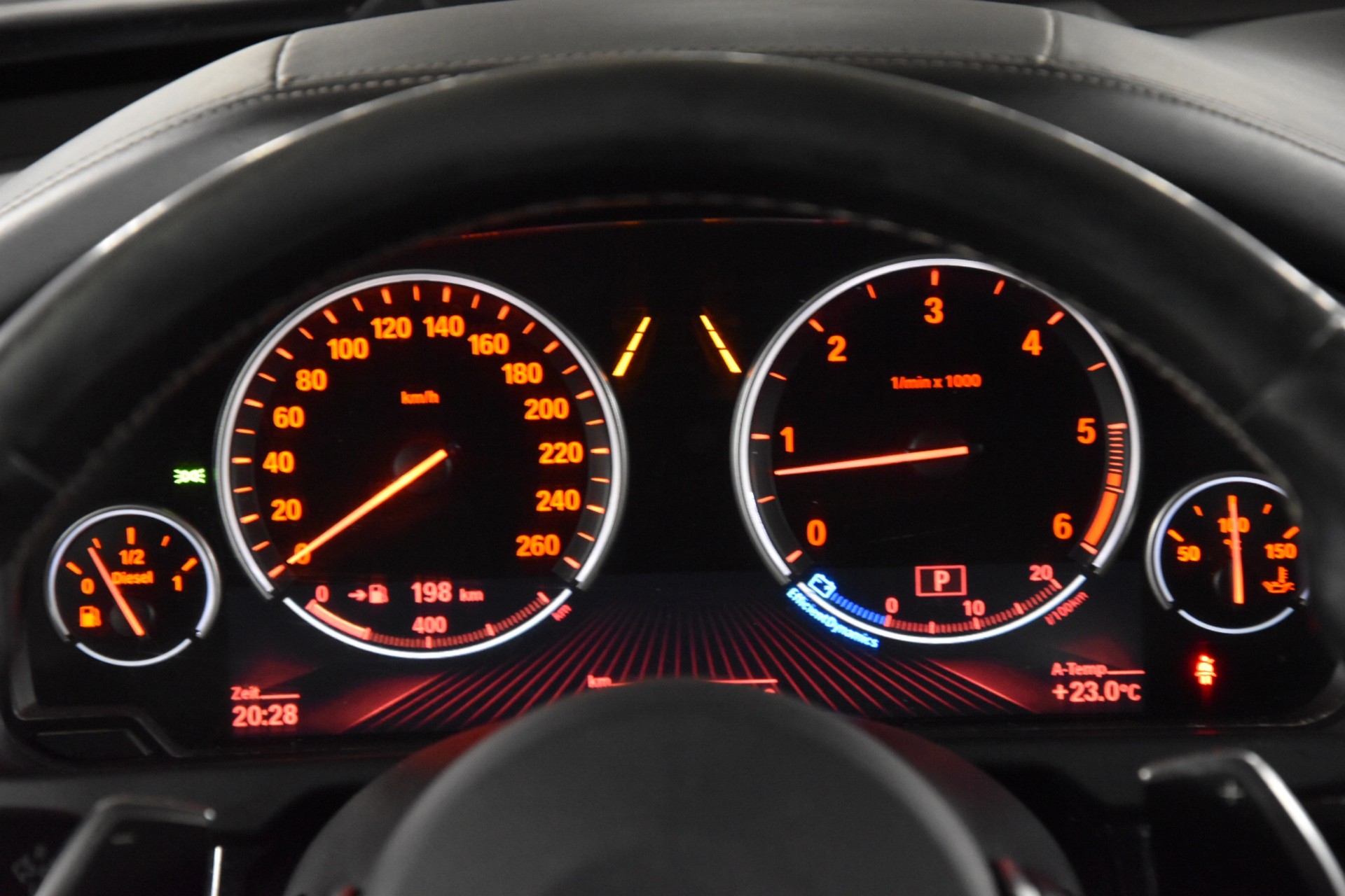 BMW X5 xDrive 40d Steptronic-image-14